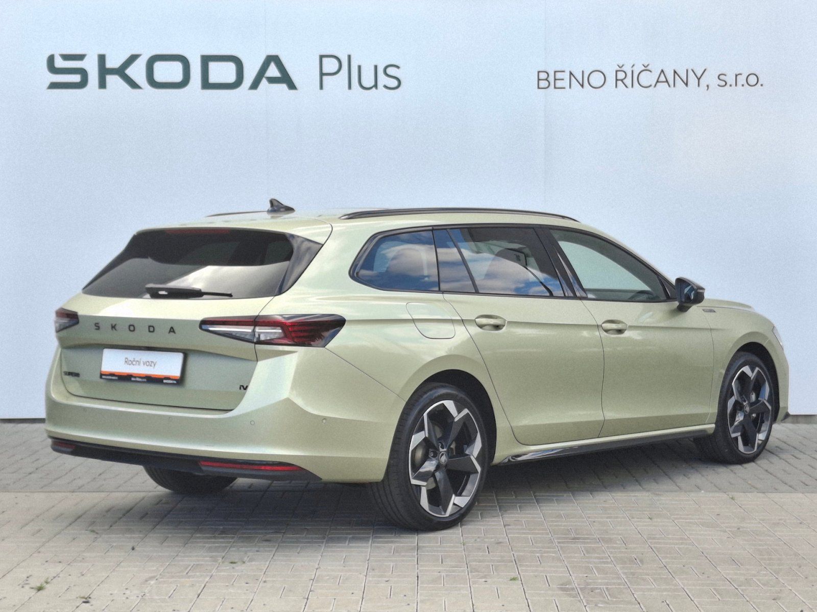 Škoda Superb, Combi iV SportLine DSG 1,5TSi - fotka 2