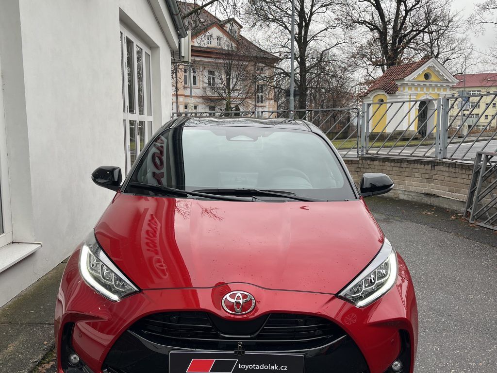 Toyota Yaris, 1.5 HEV 130, Executive - fotka 2