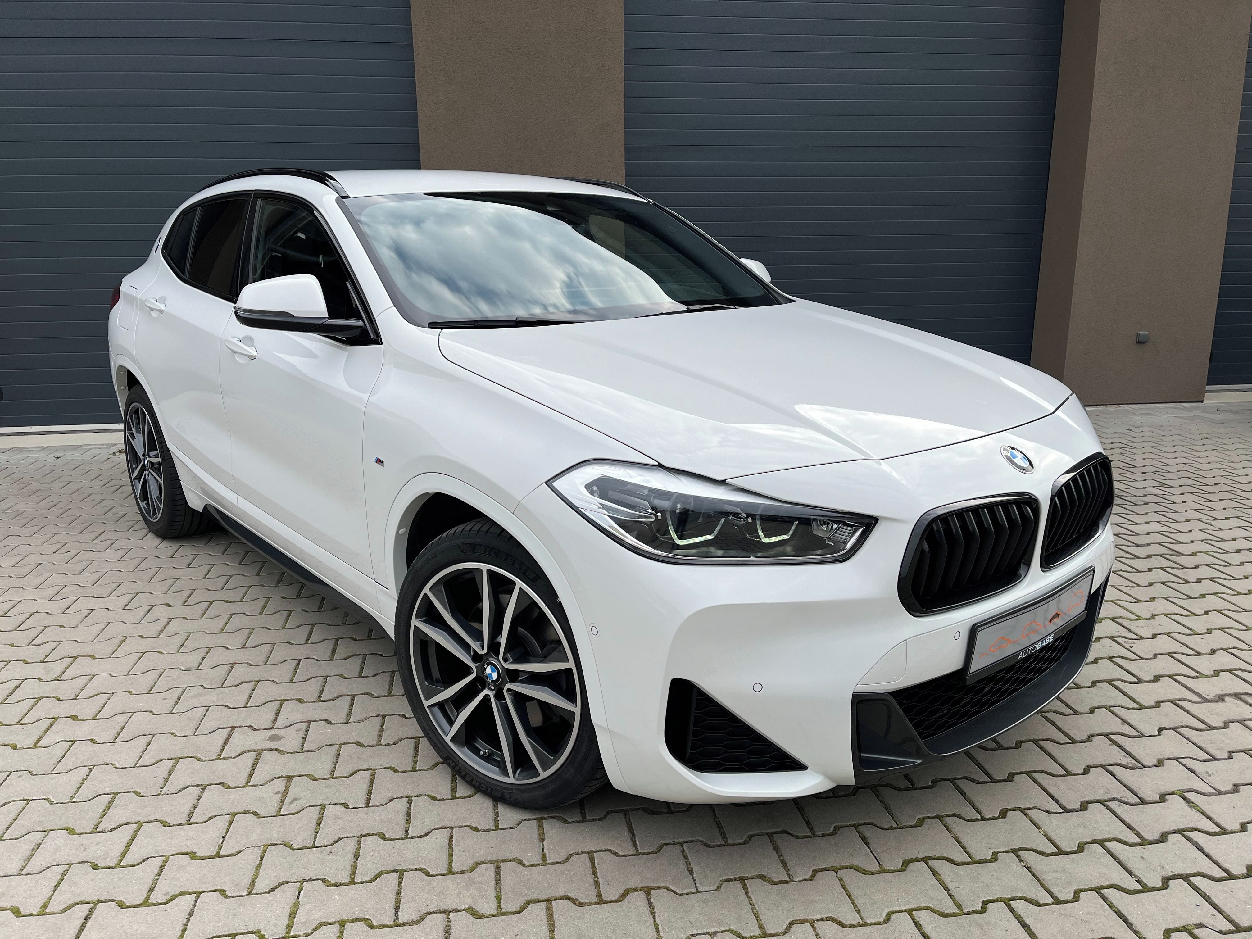 BMW X2, 2,0xD M-packet 140Kw,TZ,head-u