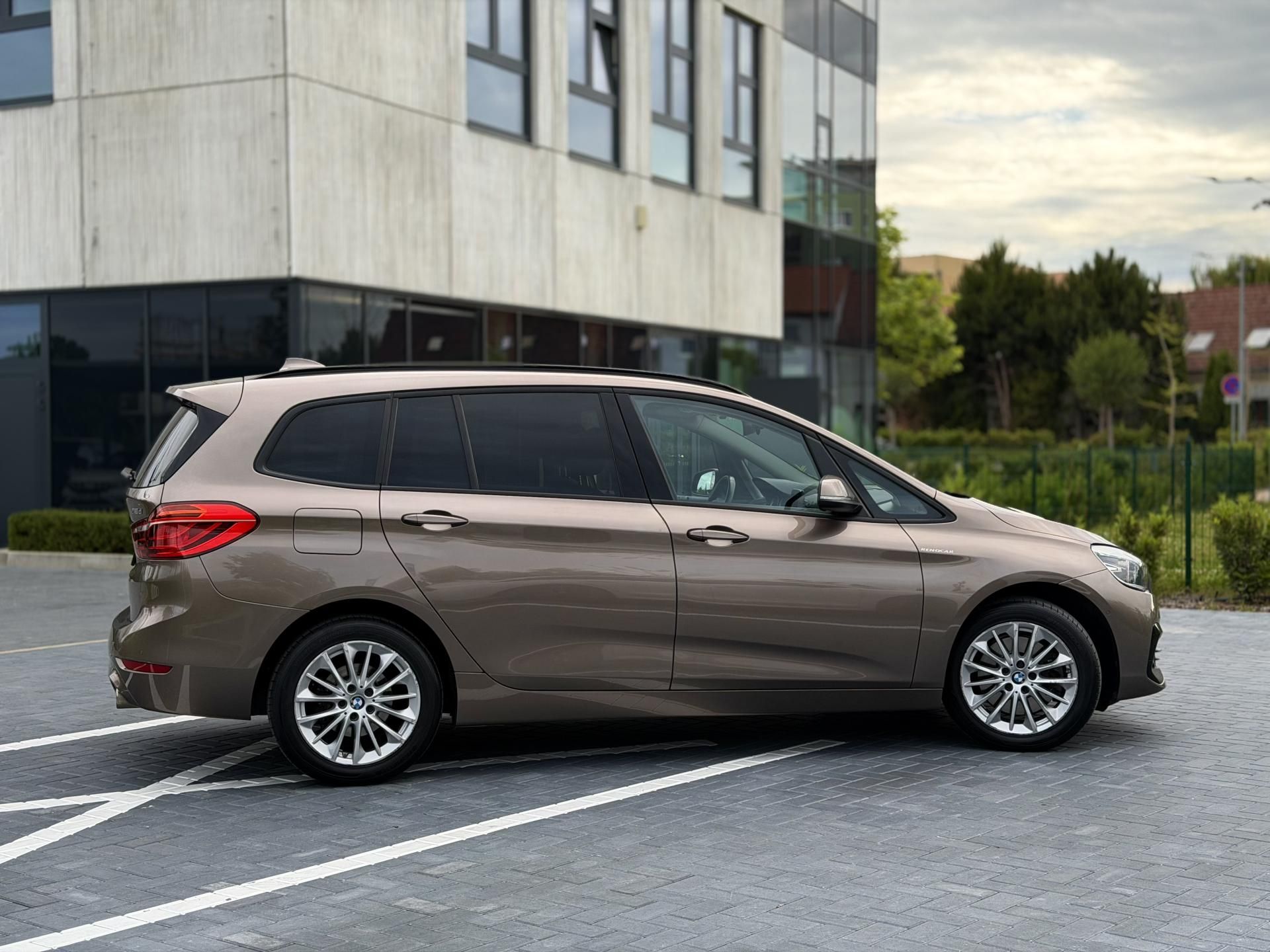 BMW Řada 2, 2.0 110 kw/DPH/7 míst - fotka 5