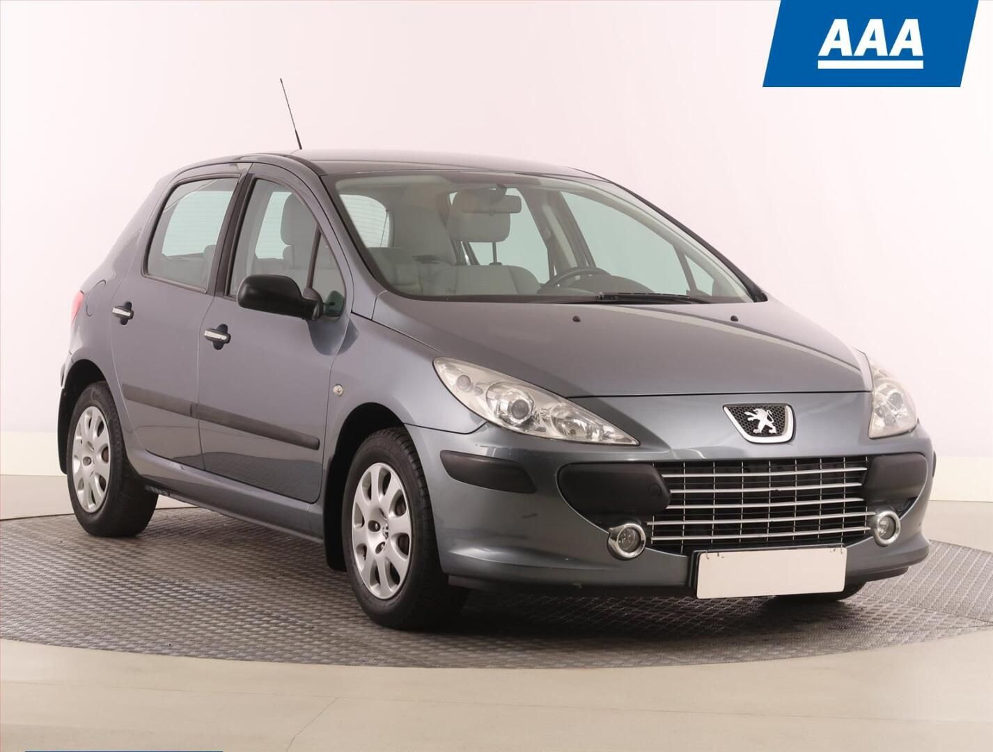 Peugeot 307, 1.4 16V, po STK, levný provoz
