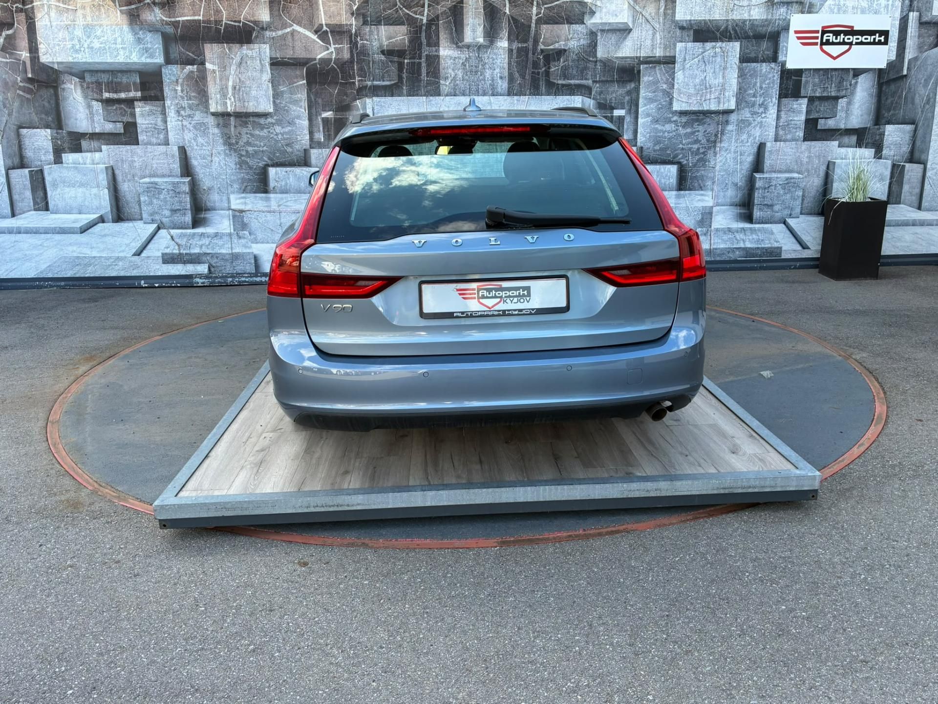 Volvo V90, 2.0D, 110KW - fotka 5