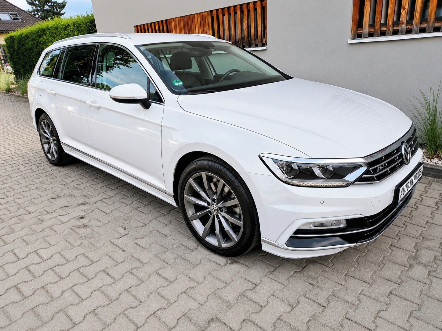Volkswagen Passat, 1.5 TSI 110 kW R-Line LED ČR - fotka 2