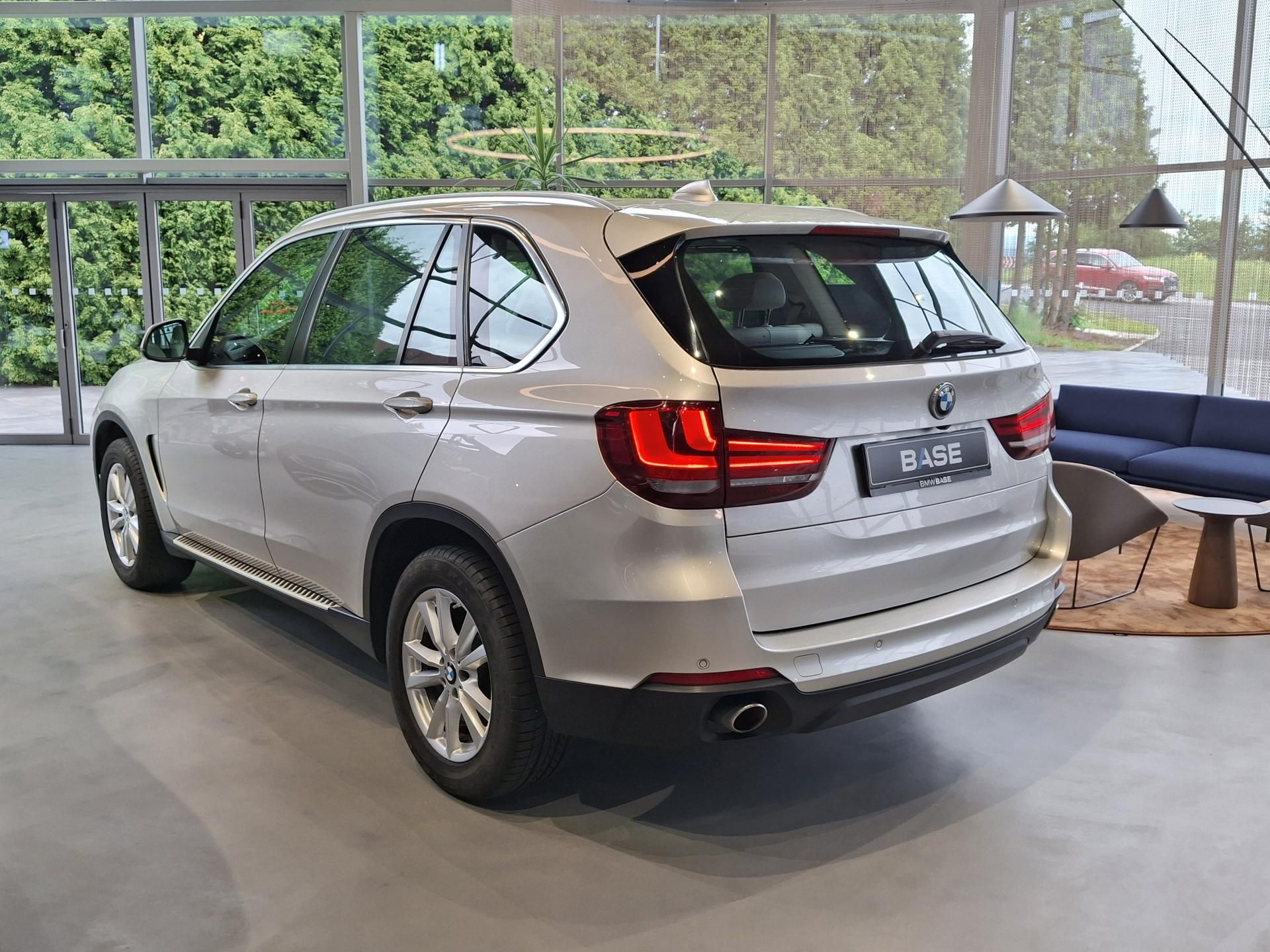 BMW X5, xDrive30d - fotka 4