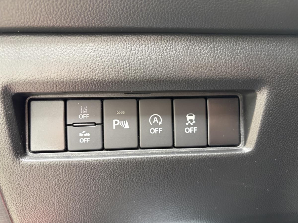 Suzuki Swift, 1,2 MHEV Premium - fotka 6