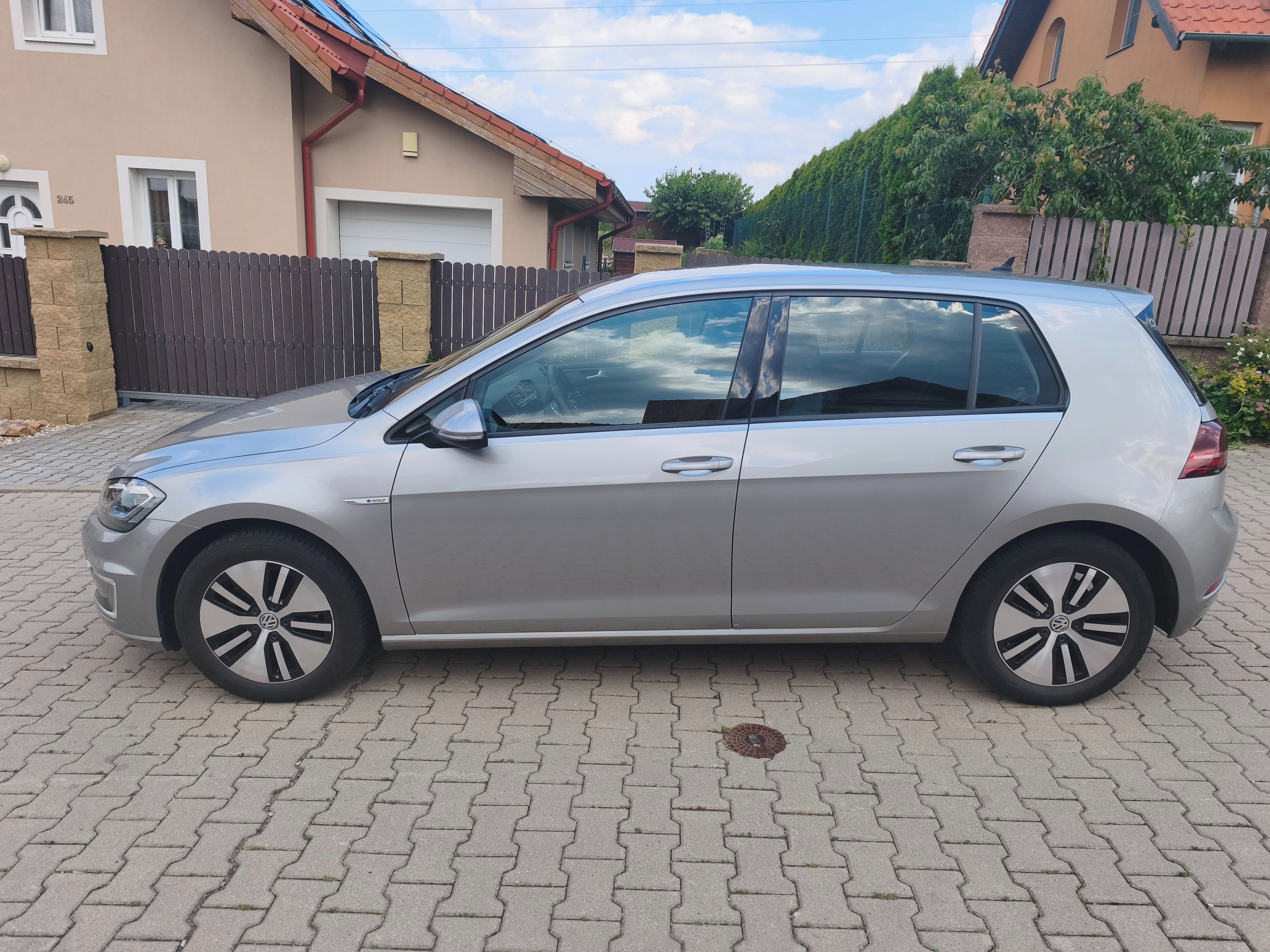 Volkswagen e-Golf, TČ*ACC*DigiKokp*Keyles*SoH91% - fotka 2