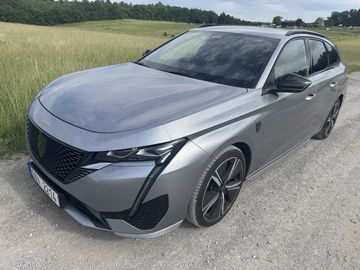 GT 1.5BlueHDI AT/8 ACC NAVI ČR