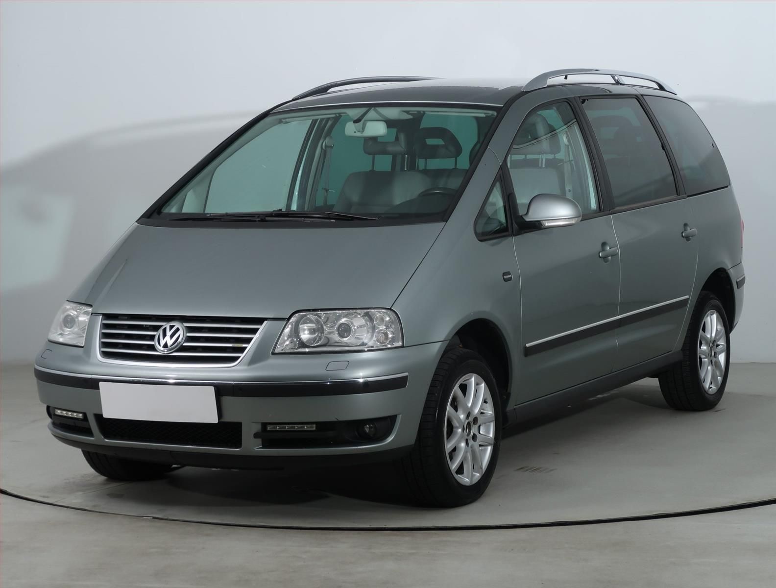 Volkswagen Sharan, 2.8 V6 24V, 4X4, 7 míst - fotka 2