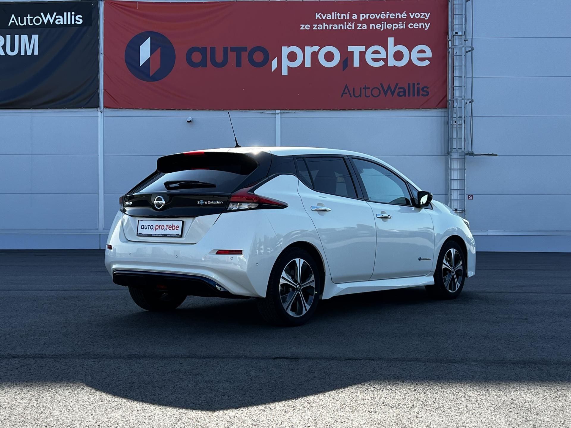 Nissan LEAF, EV 110kW 40kWh Tekna - fotka 4