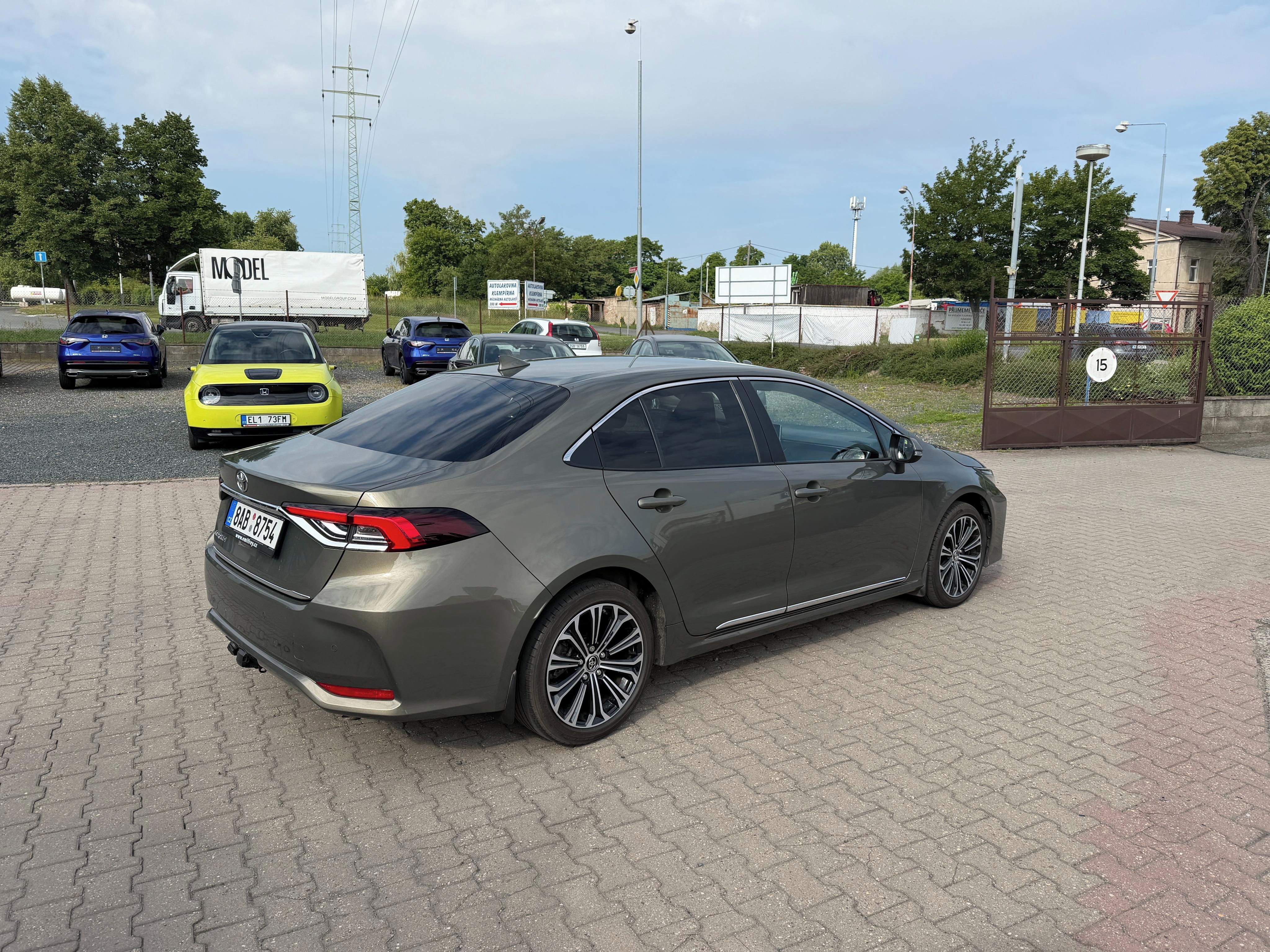 Toyota Corolla, 1,6 VVTi Style + Chrom paket - fotka 3