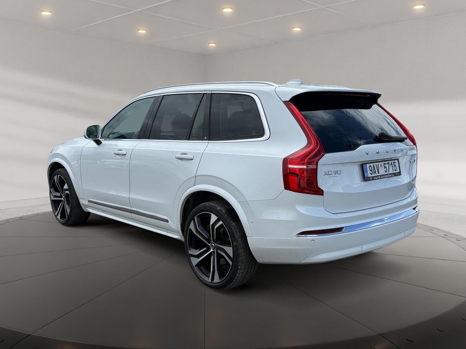 Volvo XC90, ULTIMATE BRIGHT B5 D 173kW AWD - fotka 4