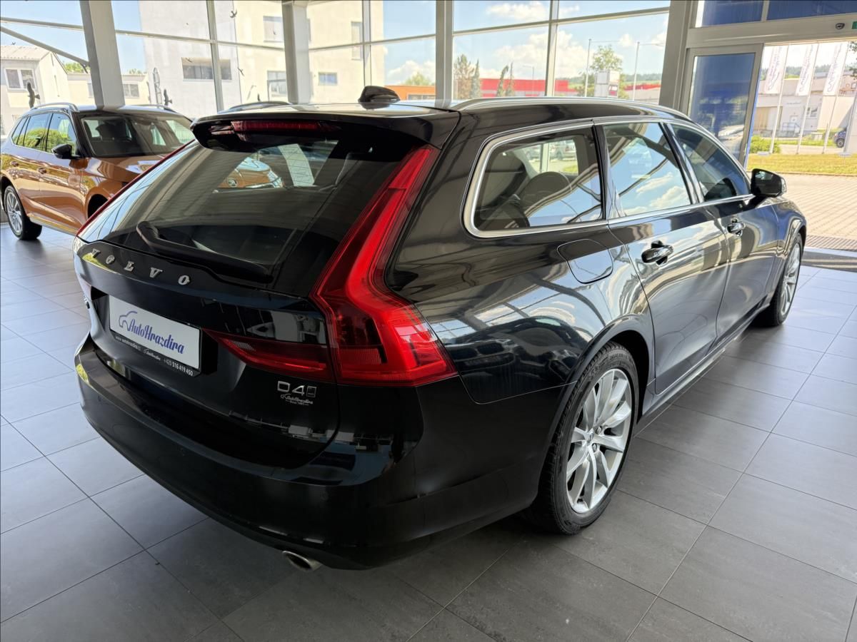 Volvo V90, 2,0   140kW,D4,AWD,SERVISKA, - fotka 6