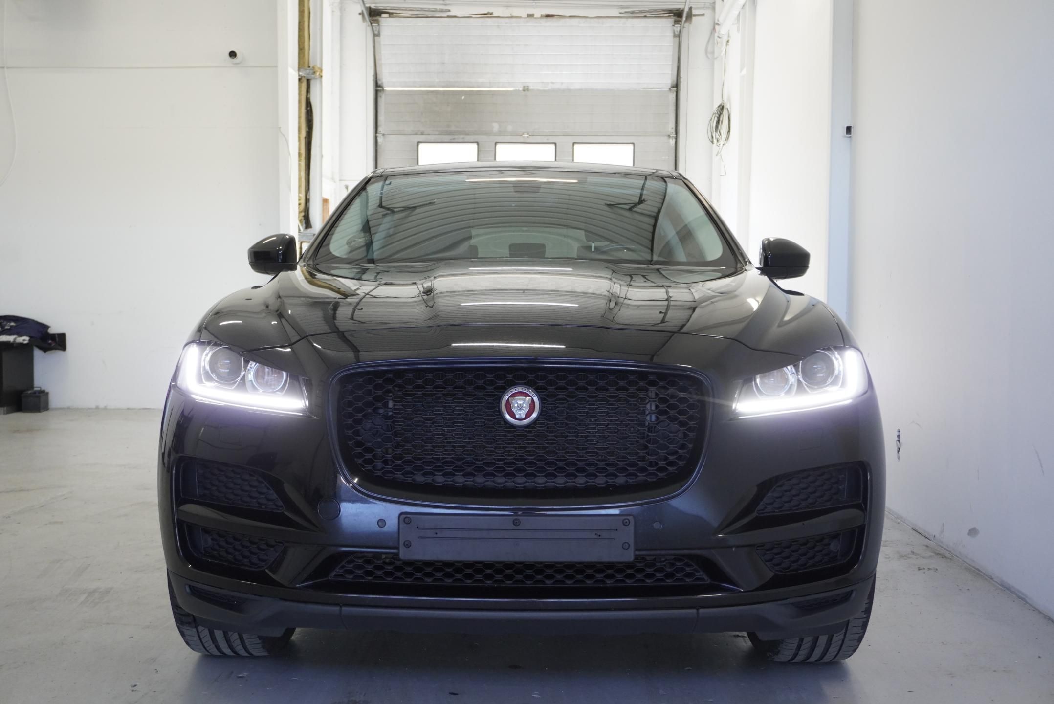 Jaguar F-Pace, 2.0D 132kW,TAŽNÉ,141 000KM - fotka 2