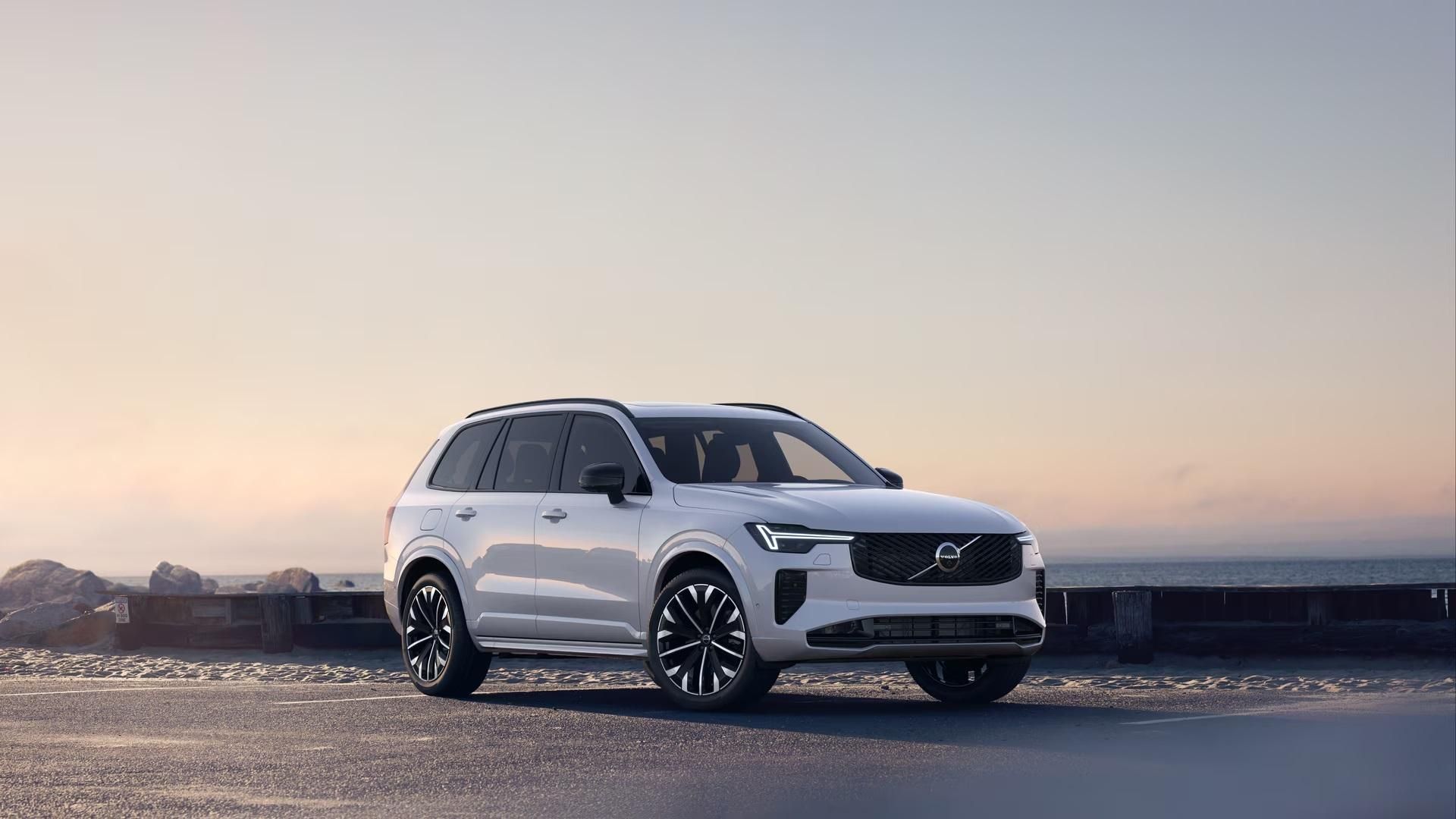 Volvo XC90, T8 AWD RECHARGE ULTRA DARK 7m - fotka 2