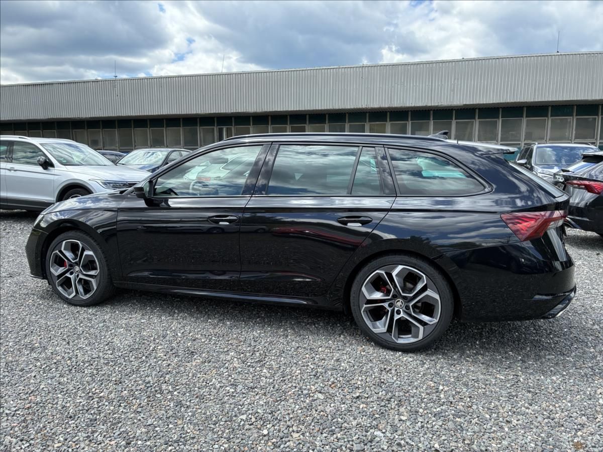 Škoda Octavia, 2,0 RS,4x4,PANO,TAŽNÉ,WEBASTO - fotka 3