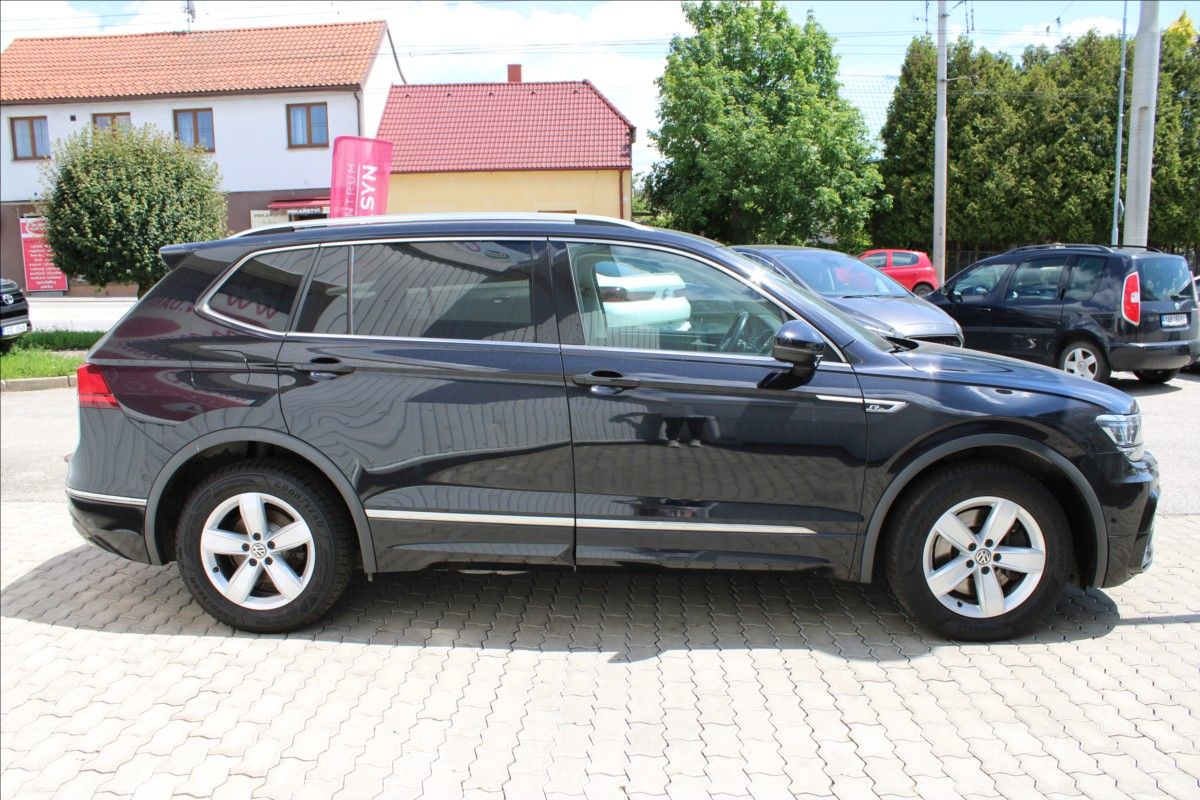 Volkswagen Tiguan Allspace, 2,0 TSI ALL 4M DSG R-LINE TOP - fotka 3