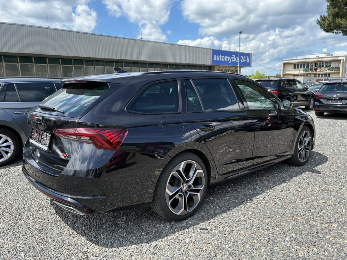 Škoda Octavia, 2,0 RS,4x4,PANO,TAŽNÉ,WEBASTO - fotka 6