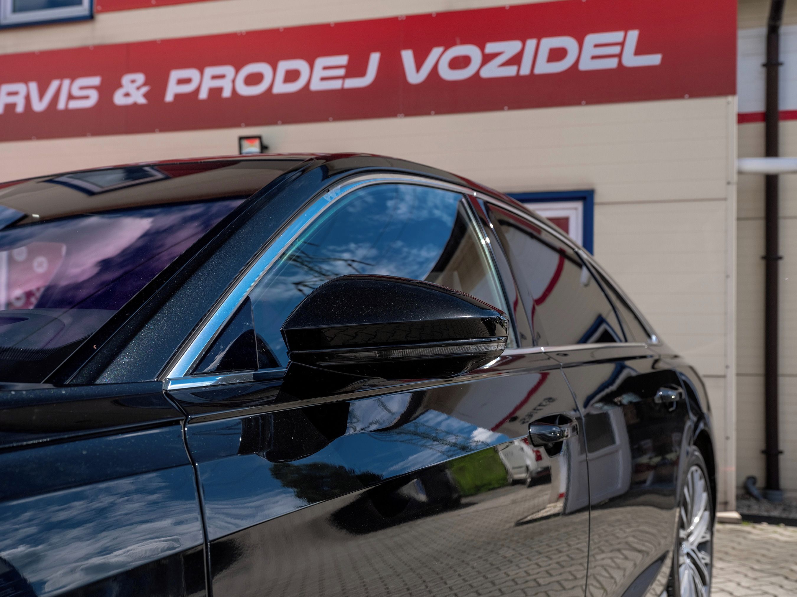 Audi A8, S-line, po velkém servisu - fotka 4