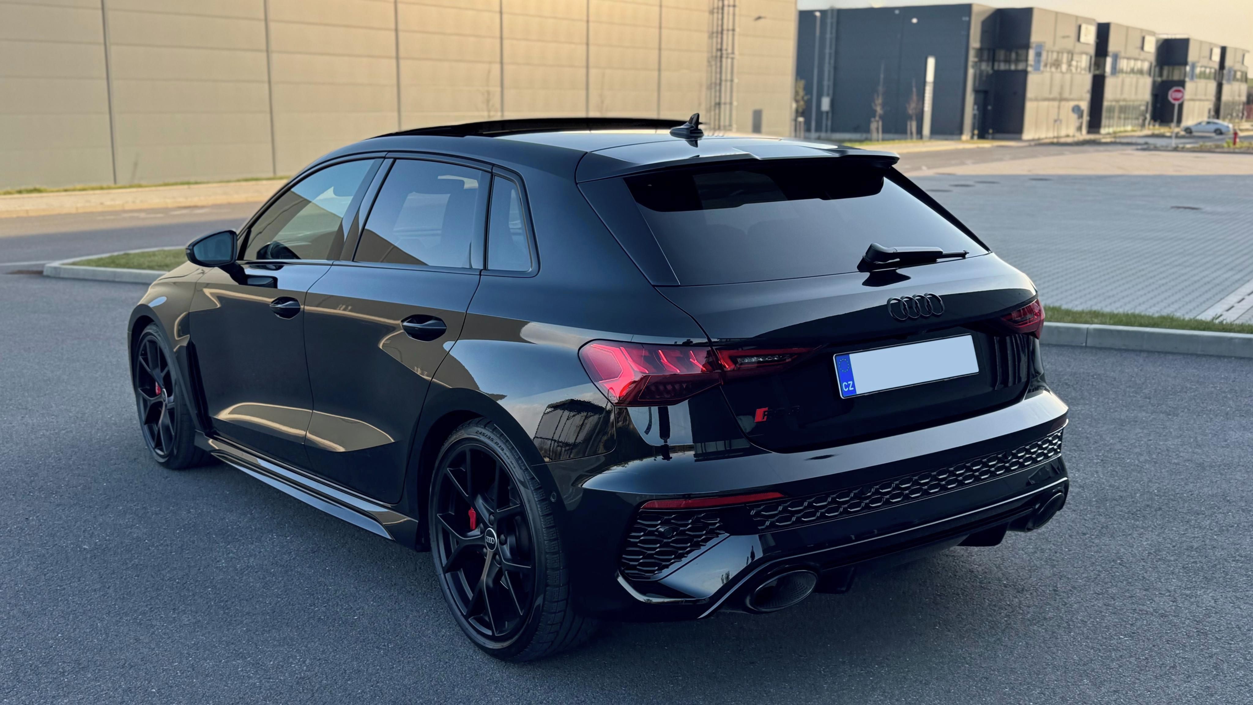 Audi RS3, Audi RS3 Hatchback - fotka 2