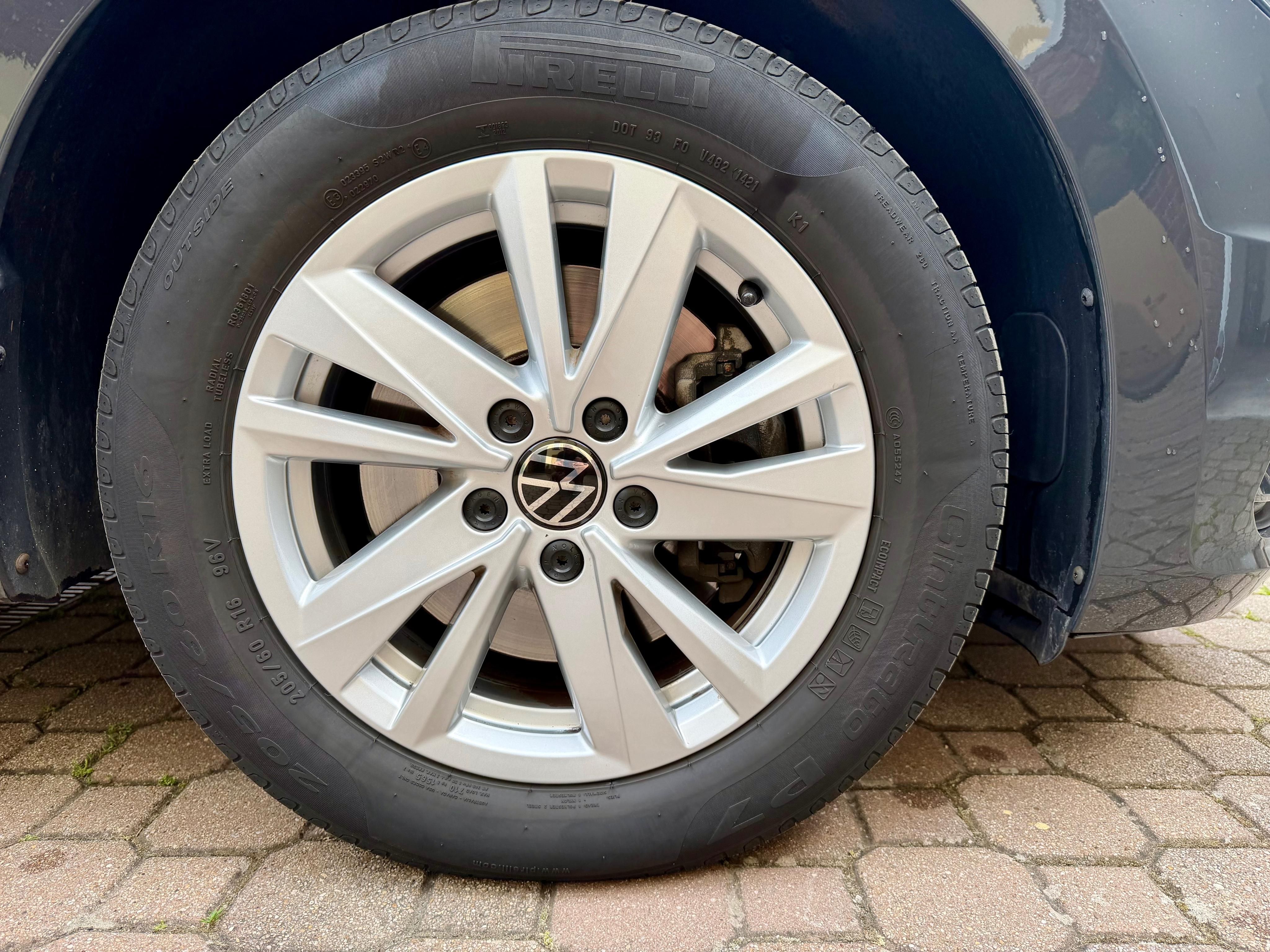 Volkswagen Touran, 2.0 TDi, 110 kw, DSG, Comfort - fotka 4