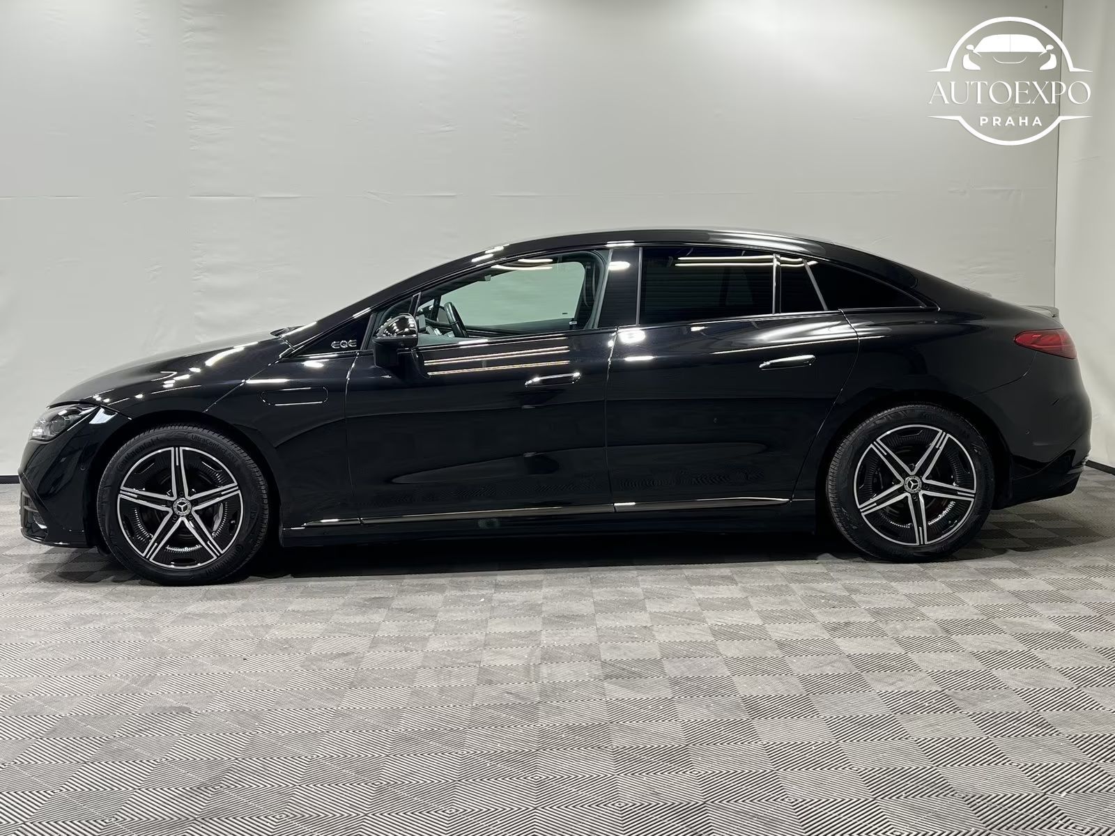 Mercedes-Benz EQE, 350+ AMG - fotka 5