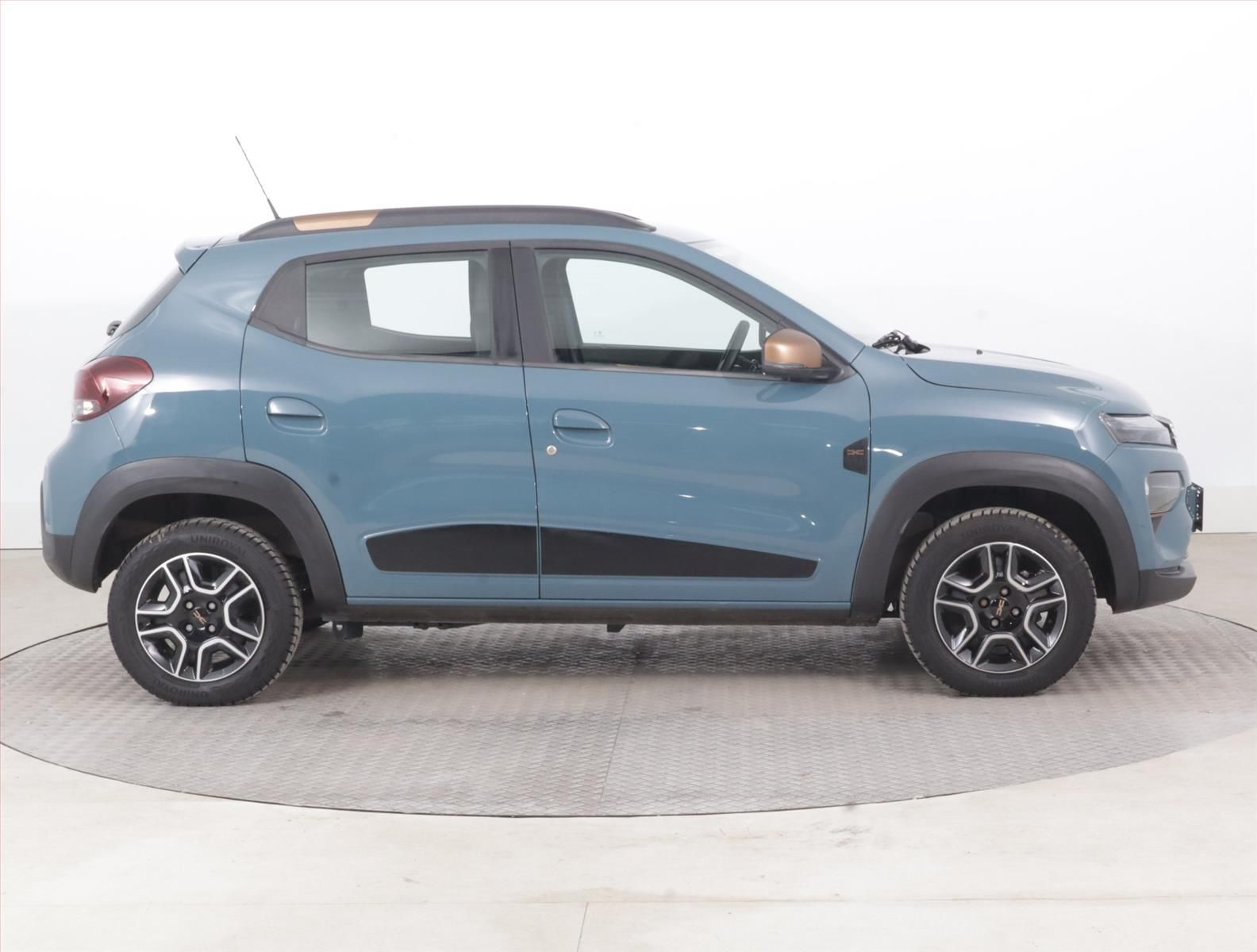 Dacia Spring, Electric 65 (27 kWh), SoH 94% - fotka 6