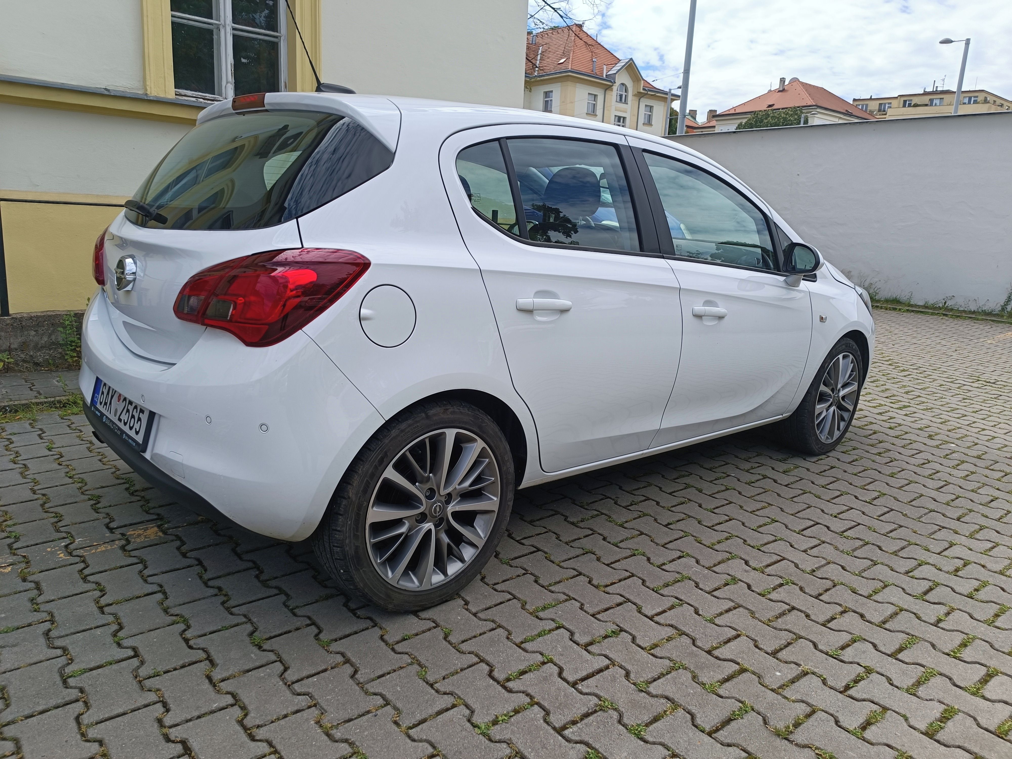 Opel Corsa, Automat, 1.4, maximální výbava - fotka 5
