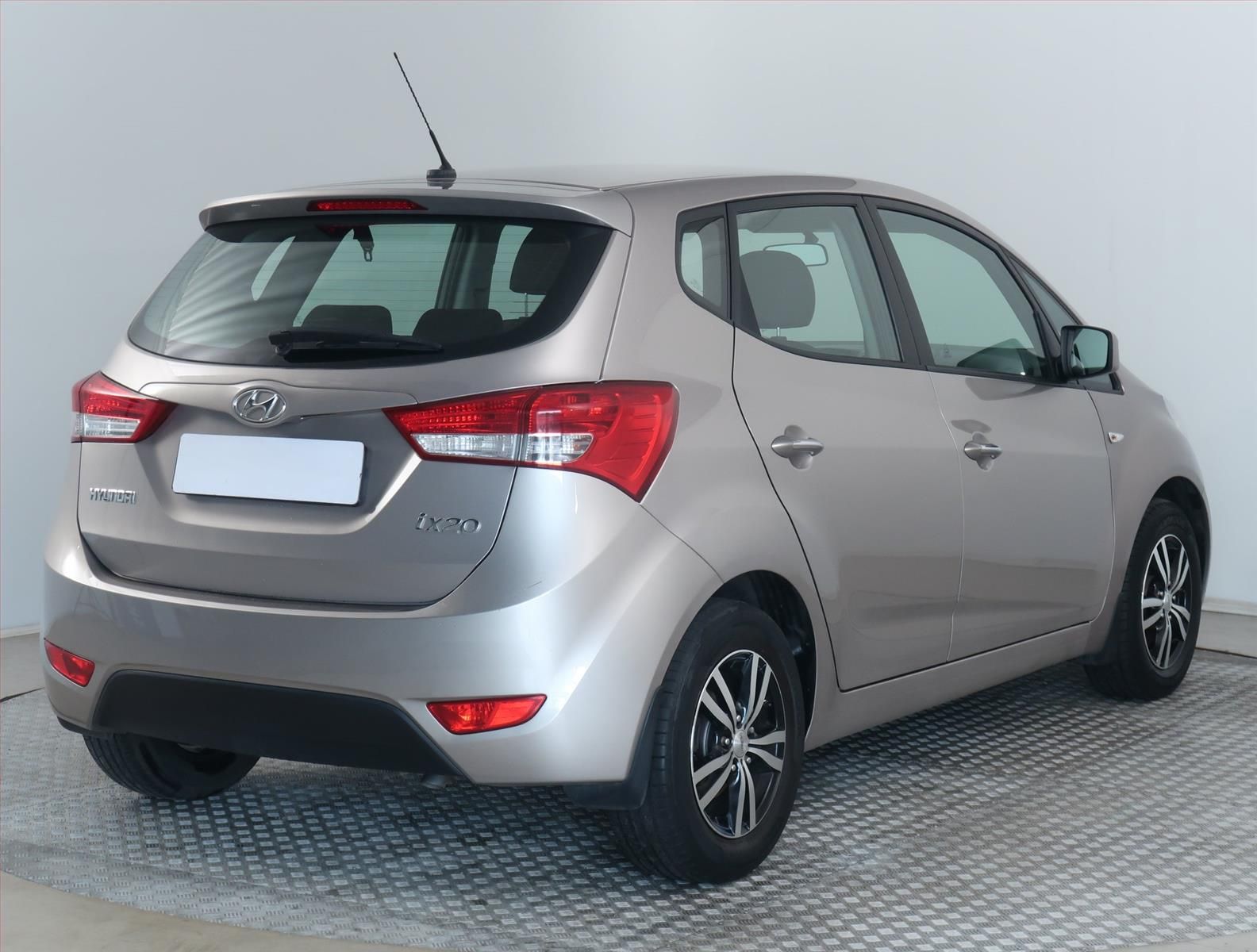 Hyundai ix20, 1.4 CRDi, Serv.kniha - fotka 5