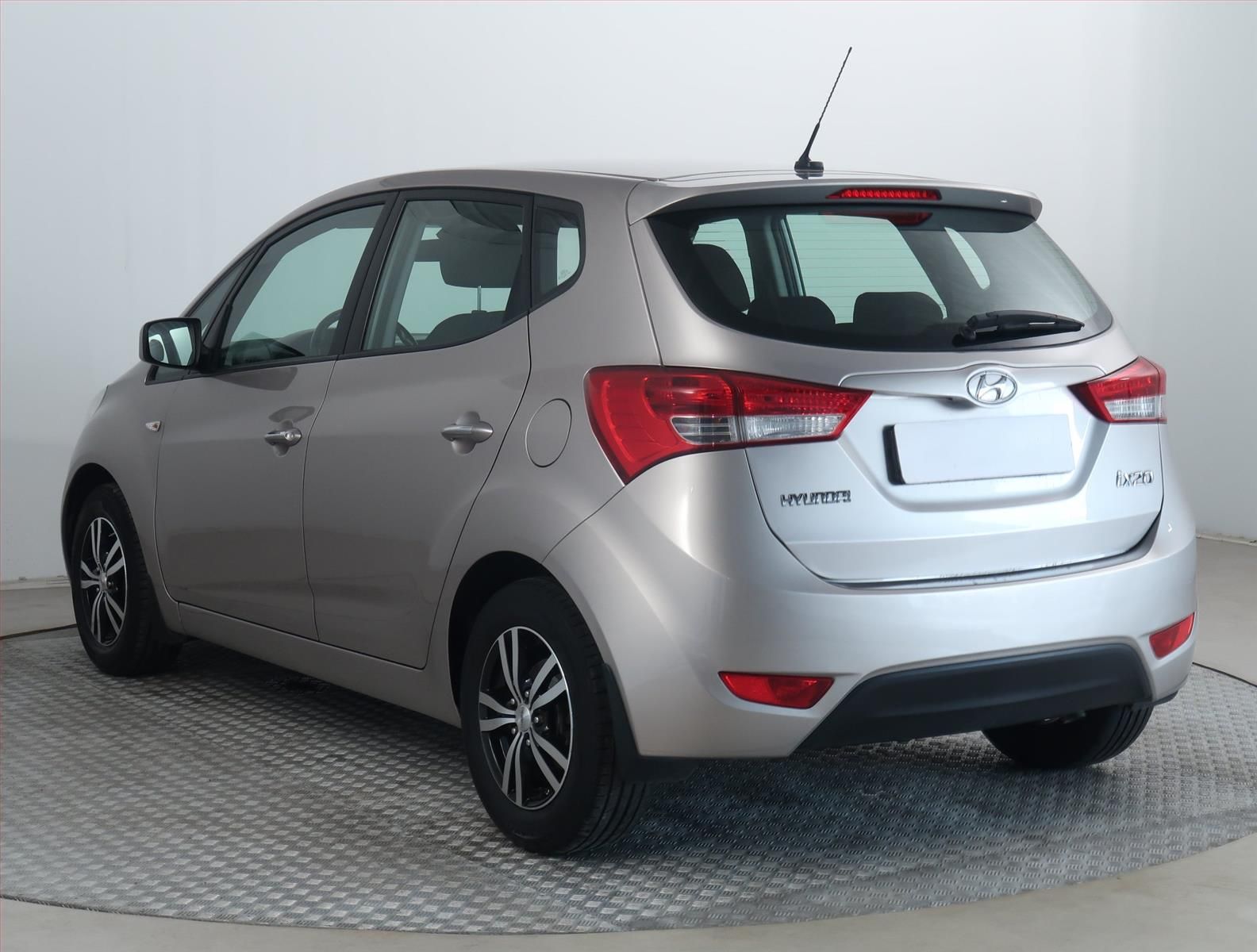 Hyundai ix20, 1.4 CRDi, Serv.kniha - fotka 4