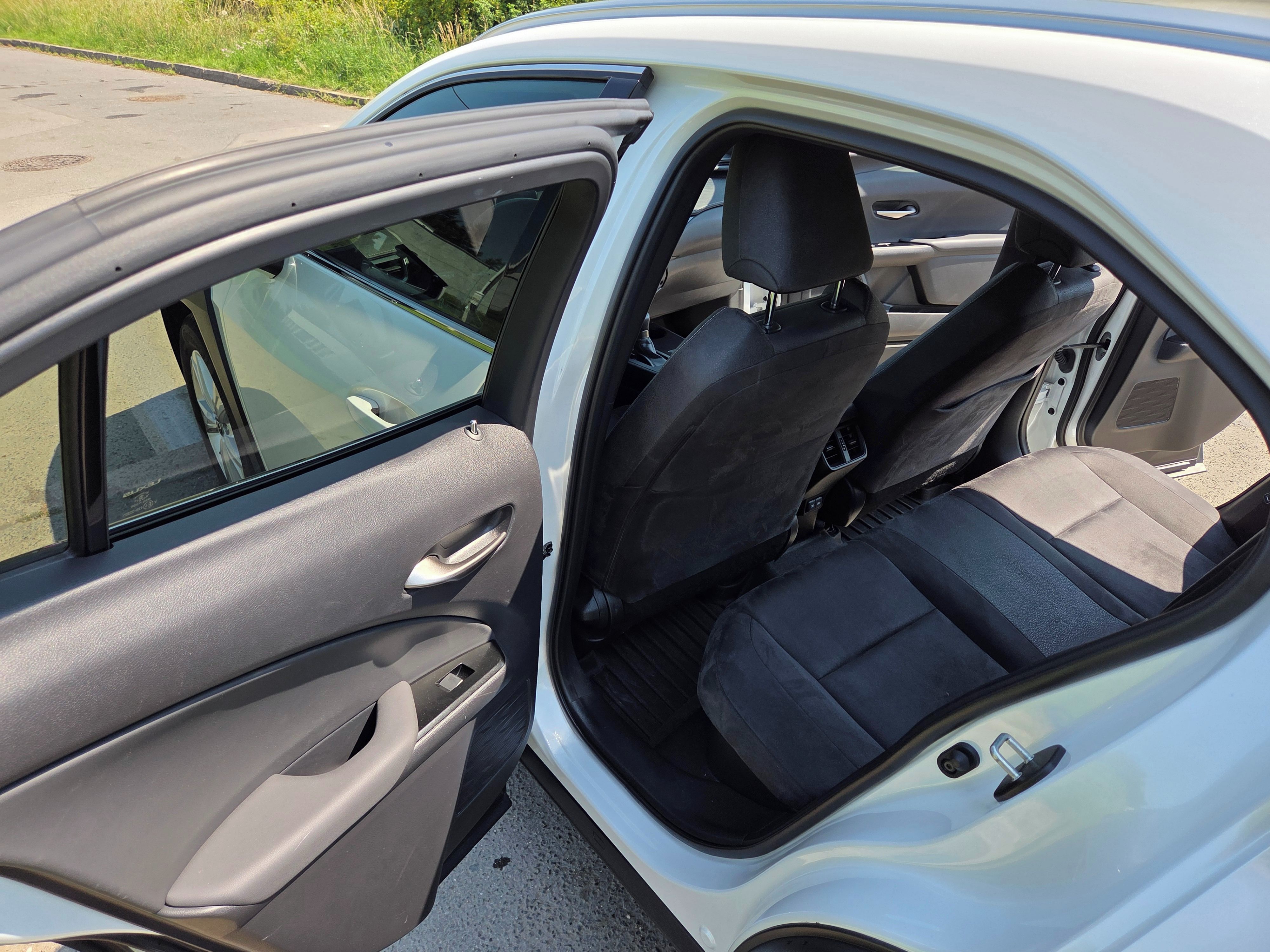 Lexus UX 250h, Lexus UX 250h Business Edition - fotka 6