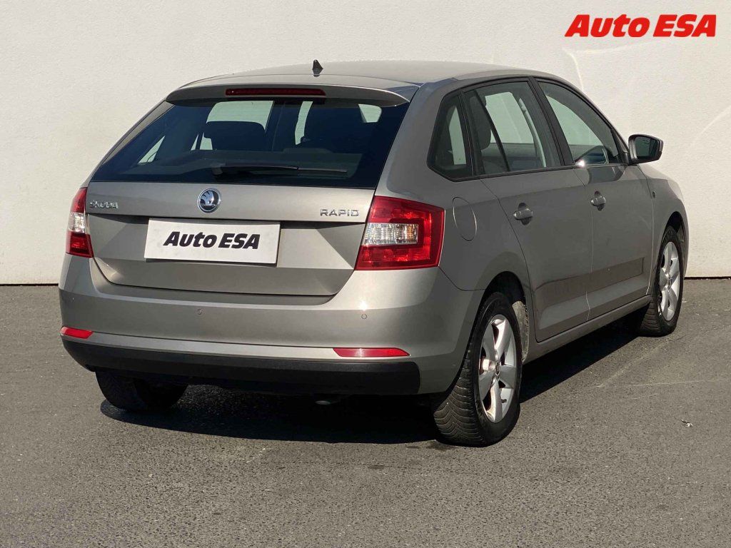 Škoda Rapid, 1.2 TSi SpaceBack,Ambition - fotka 4
