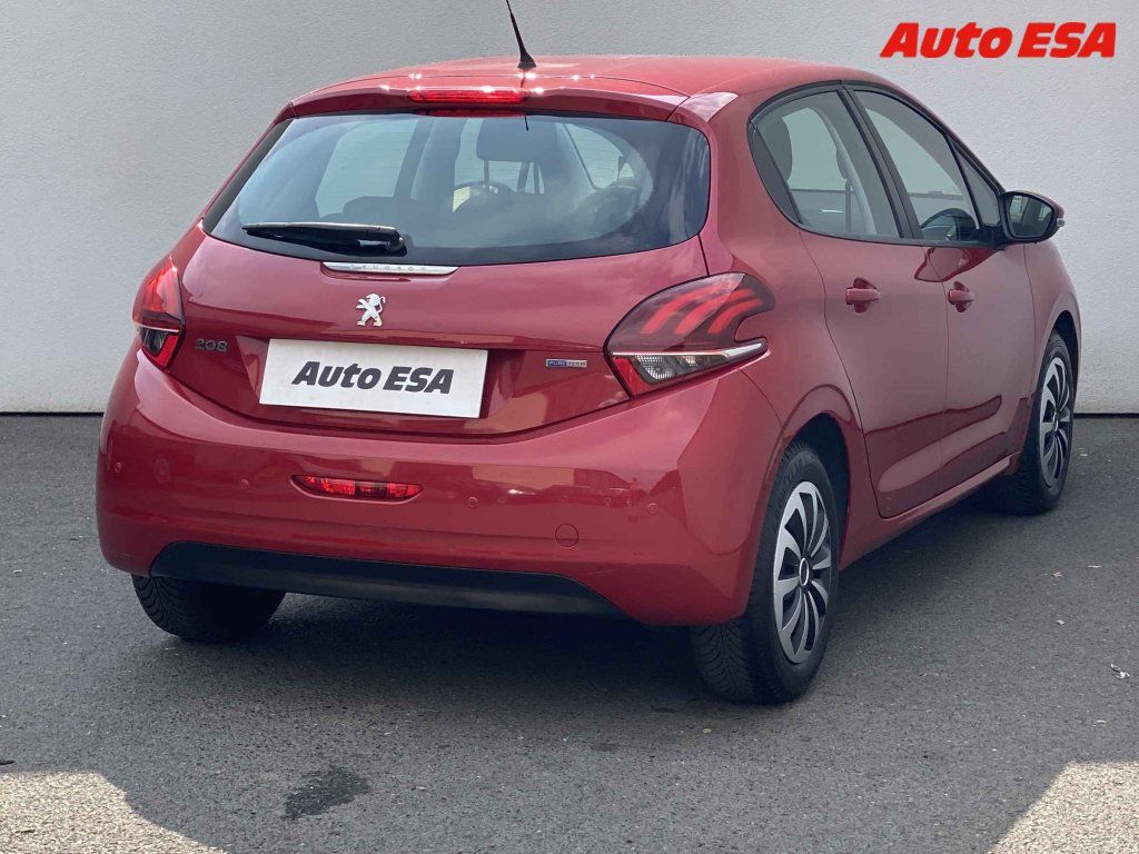 Peugeot 208, 1.2. pt,1.maj,ČR - fotka 4
