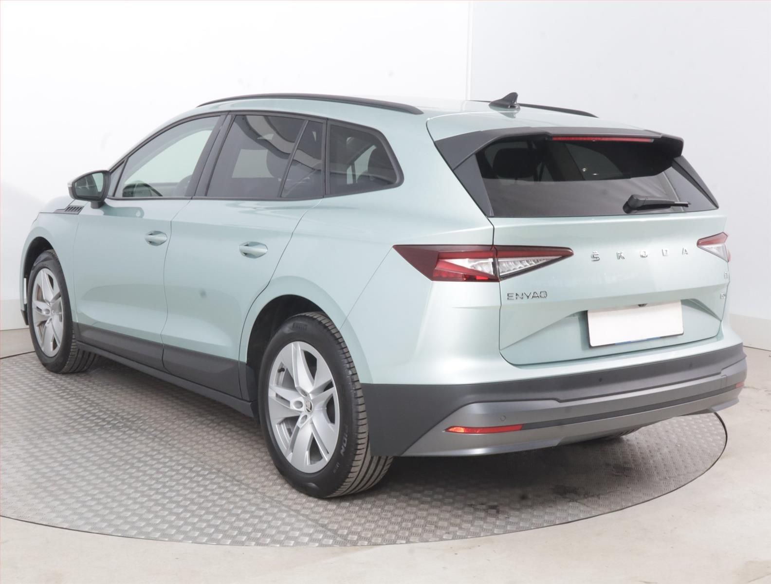 Škoda Enyaq iV, iV 60 (62 kWh), SoH 93% - fotka 4