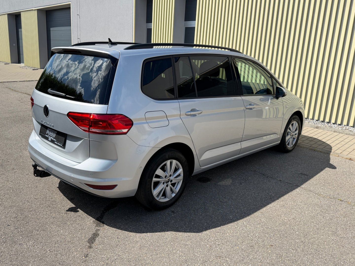 Volkswagen Touran, 2.0TDi 110kW DSG! Tažné! Vyhř. - fotka 5