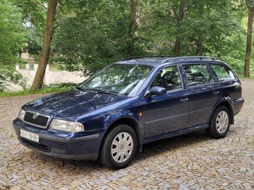 1.6i 1 majitelka STK do 5/2028