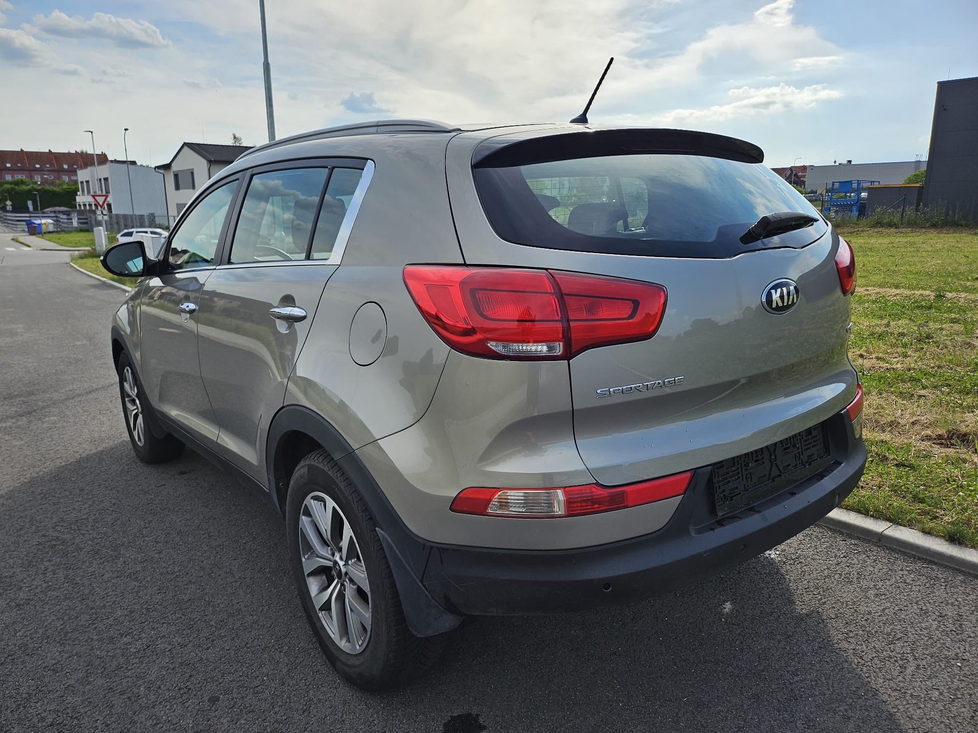 Kia Sportage, 1.7 TDI 85kw - fotka 5