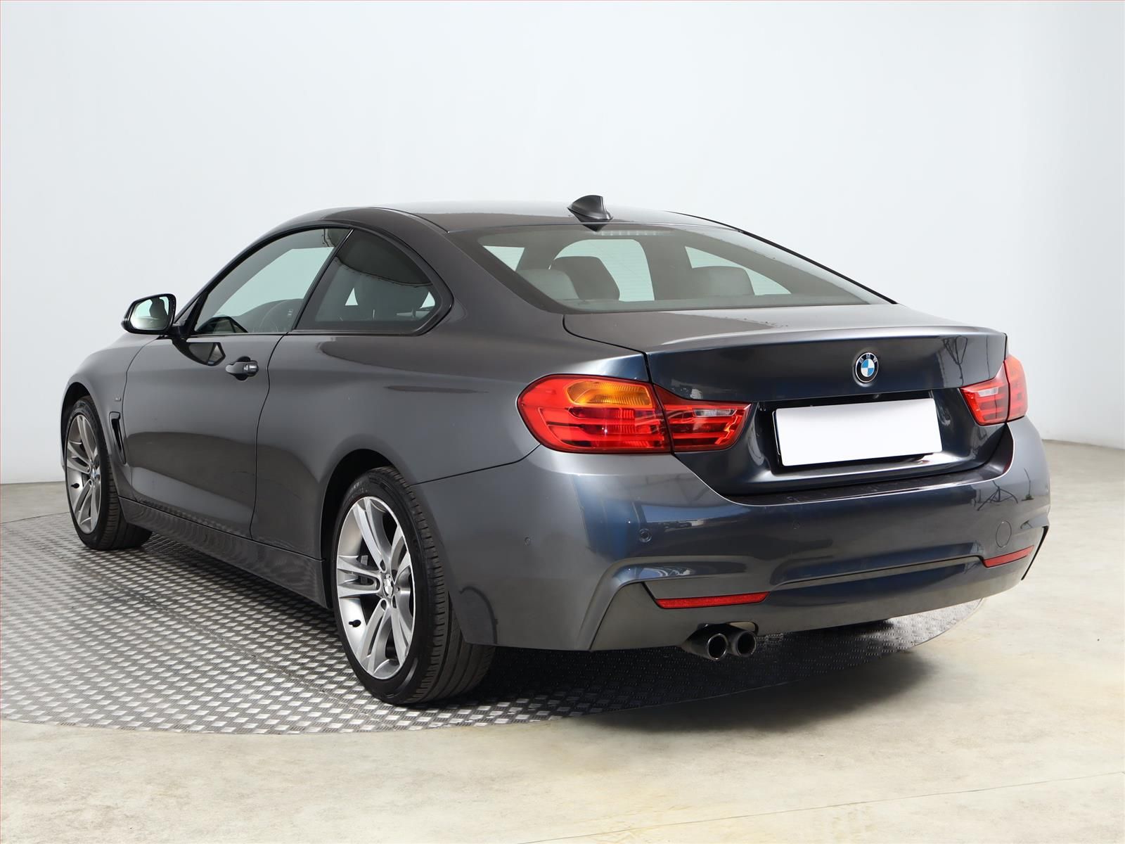 BMW Řada 4, 428i, Sport Line, 4X4 - fotka 4