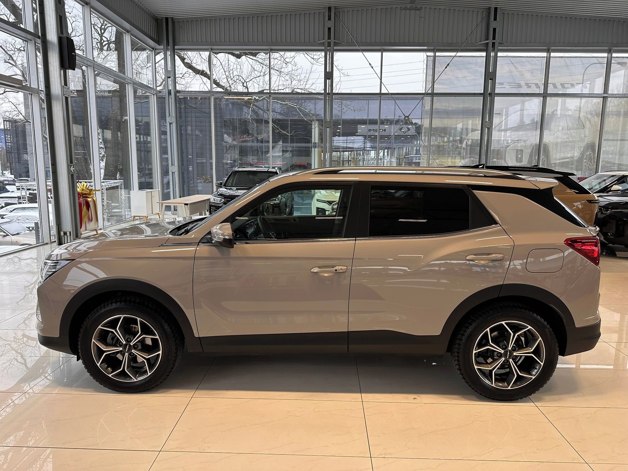 KGM Korando, STYLE + 1.5 GDI-T 71290 - fotka 4