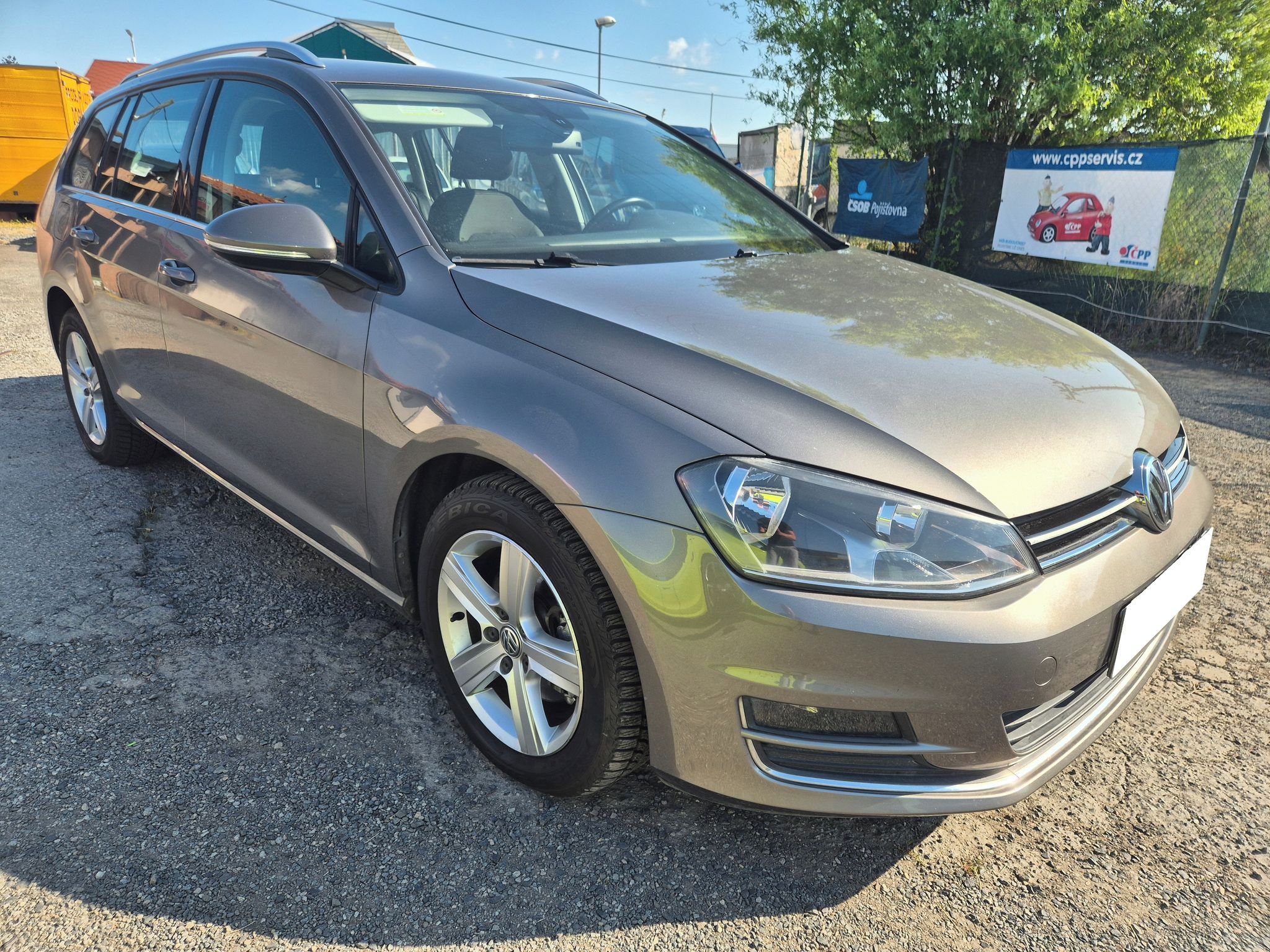 Volkswagen Golf, Variant 1,6 TDI Highline 81kW - fotka 3