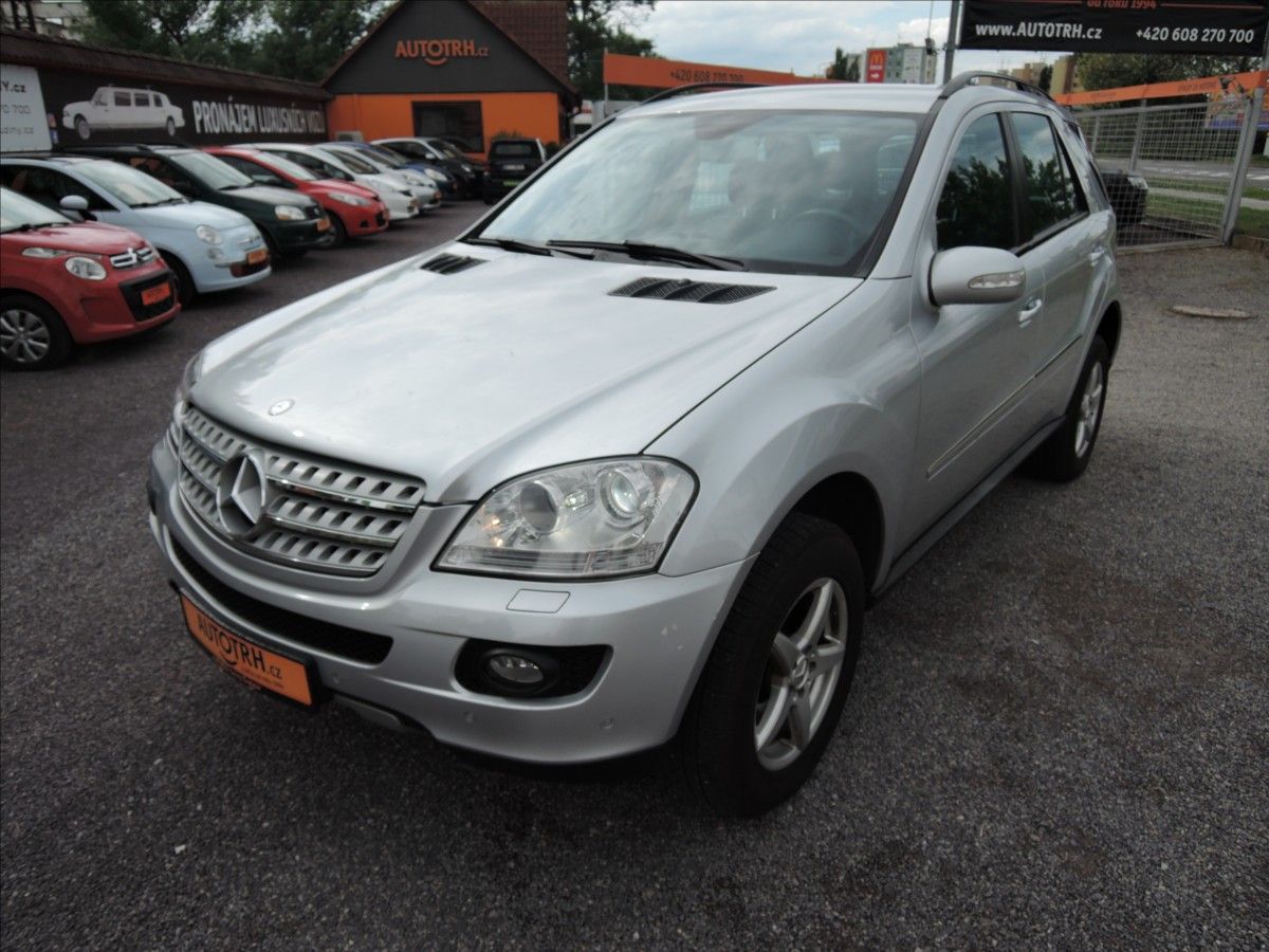 Mercedes-Benz Třídy M, 3,5 i V6 Aut. 118.tkm 4x4 - fotka 3