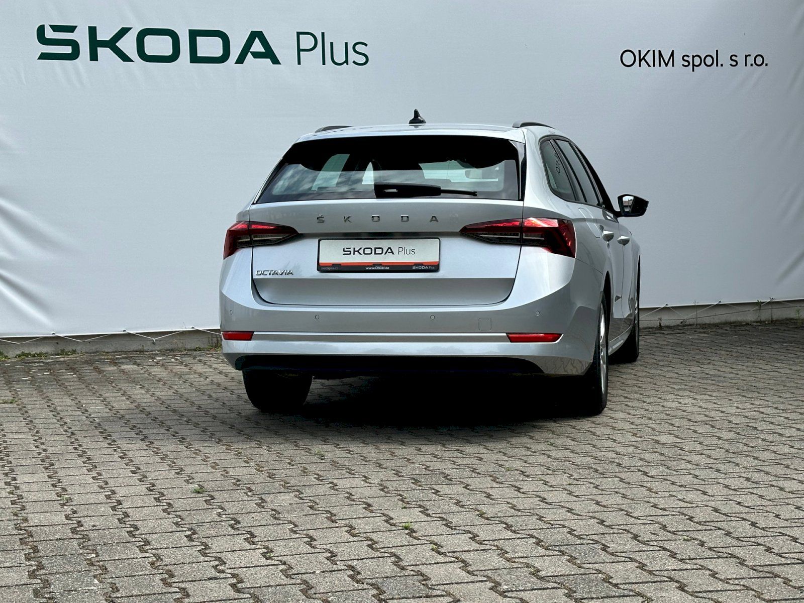 Škoda Octavia, 2.0 TDI 85kW Ambition Combi - fotka 2