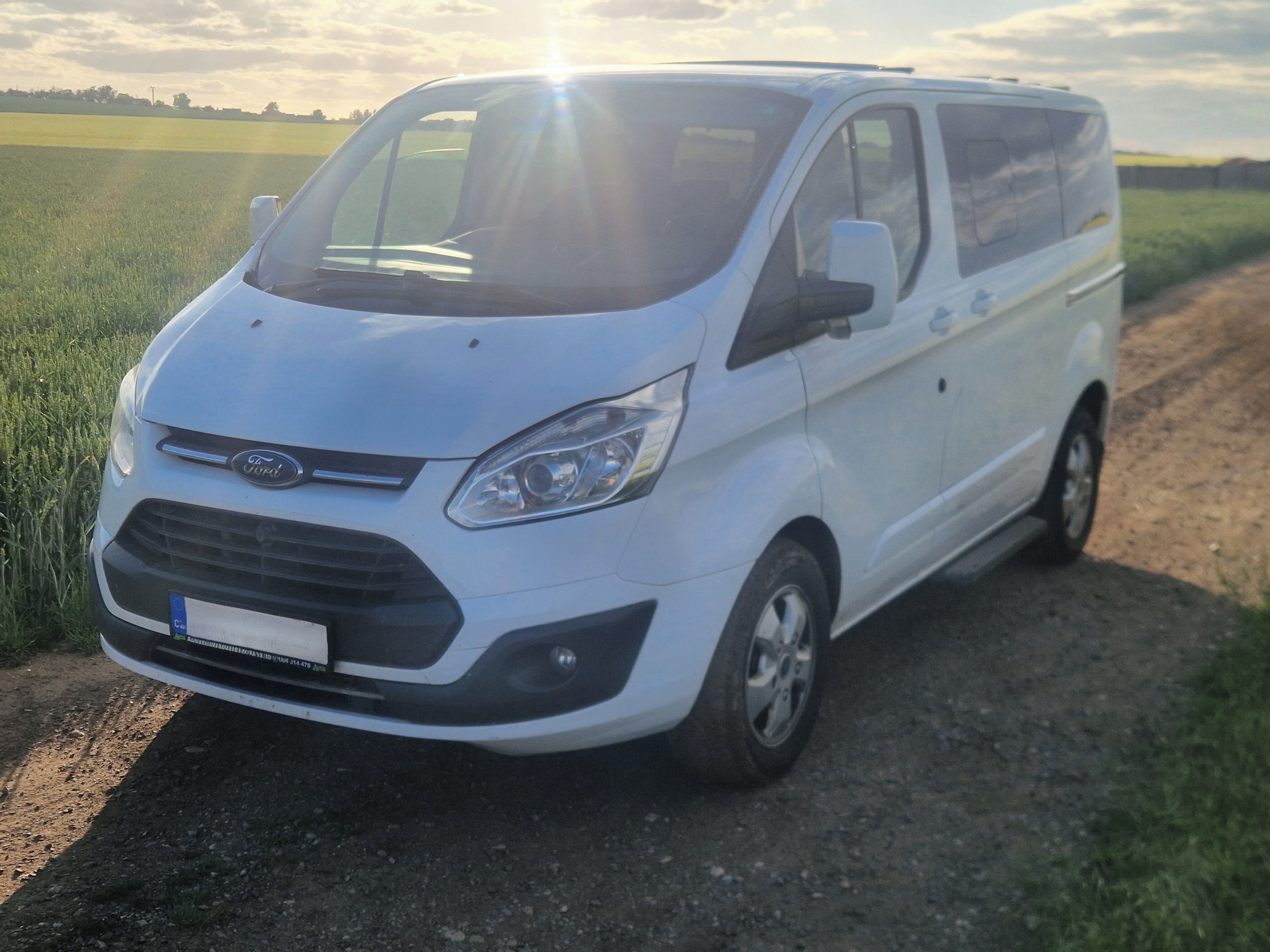 Ford Tourneo Custom, 2,0 TDCi; L1; 96kW-CZ-DPH - fotka 2