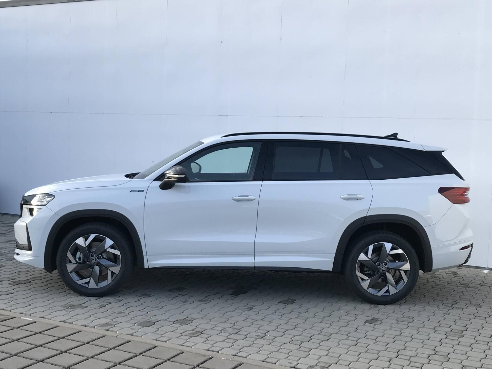 Škoda Kodiaq, Sportline 7DSG 4x4 2,0TDI - fotka 2