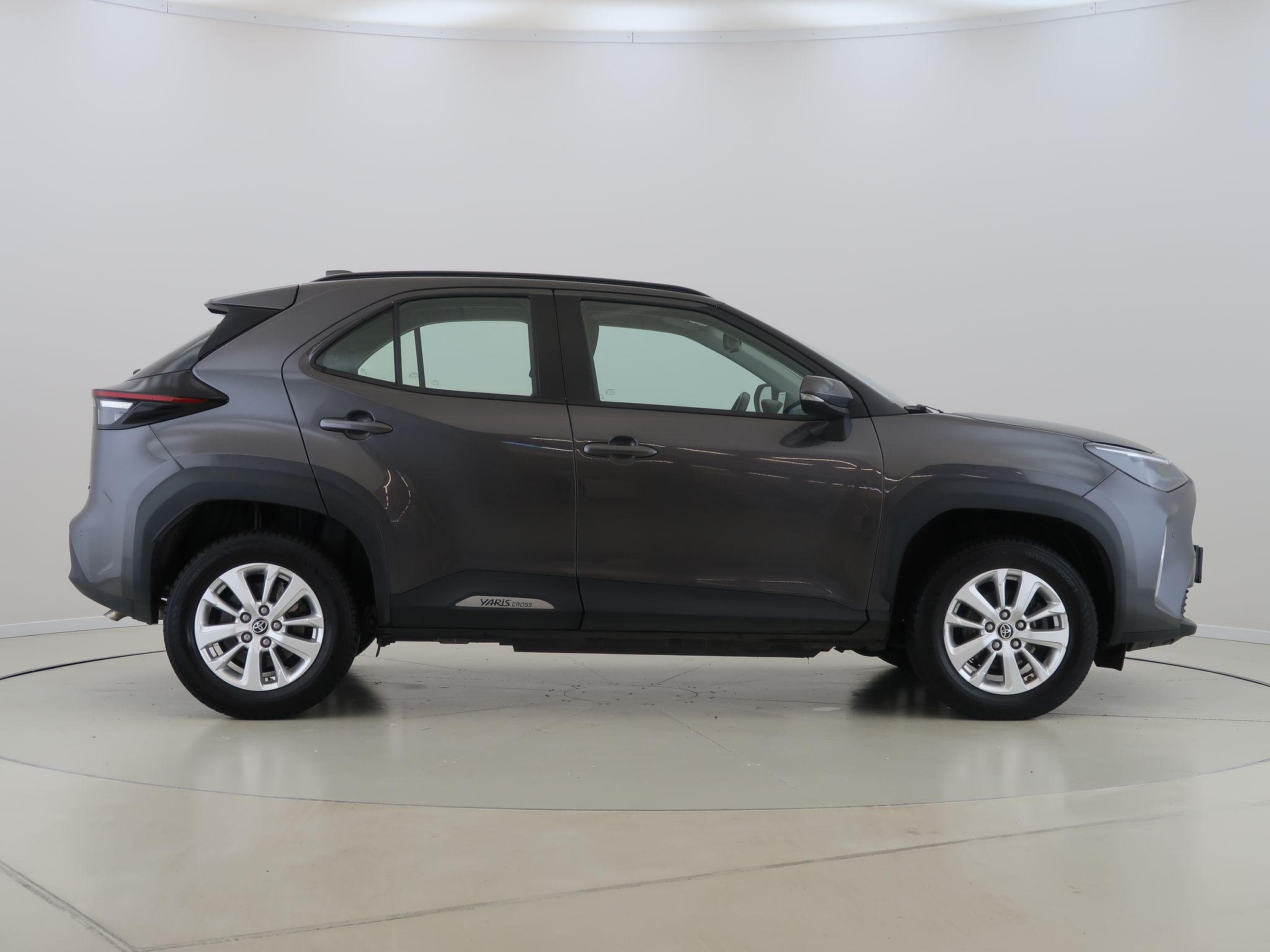 Toyota Yaris Cross, 1.5,HEV,CVT,Comfort,CZ,1Maj - fotka 4