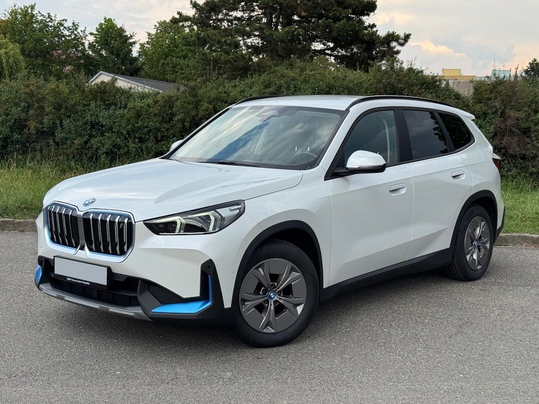 BMW iX1