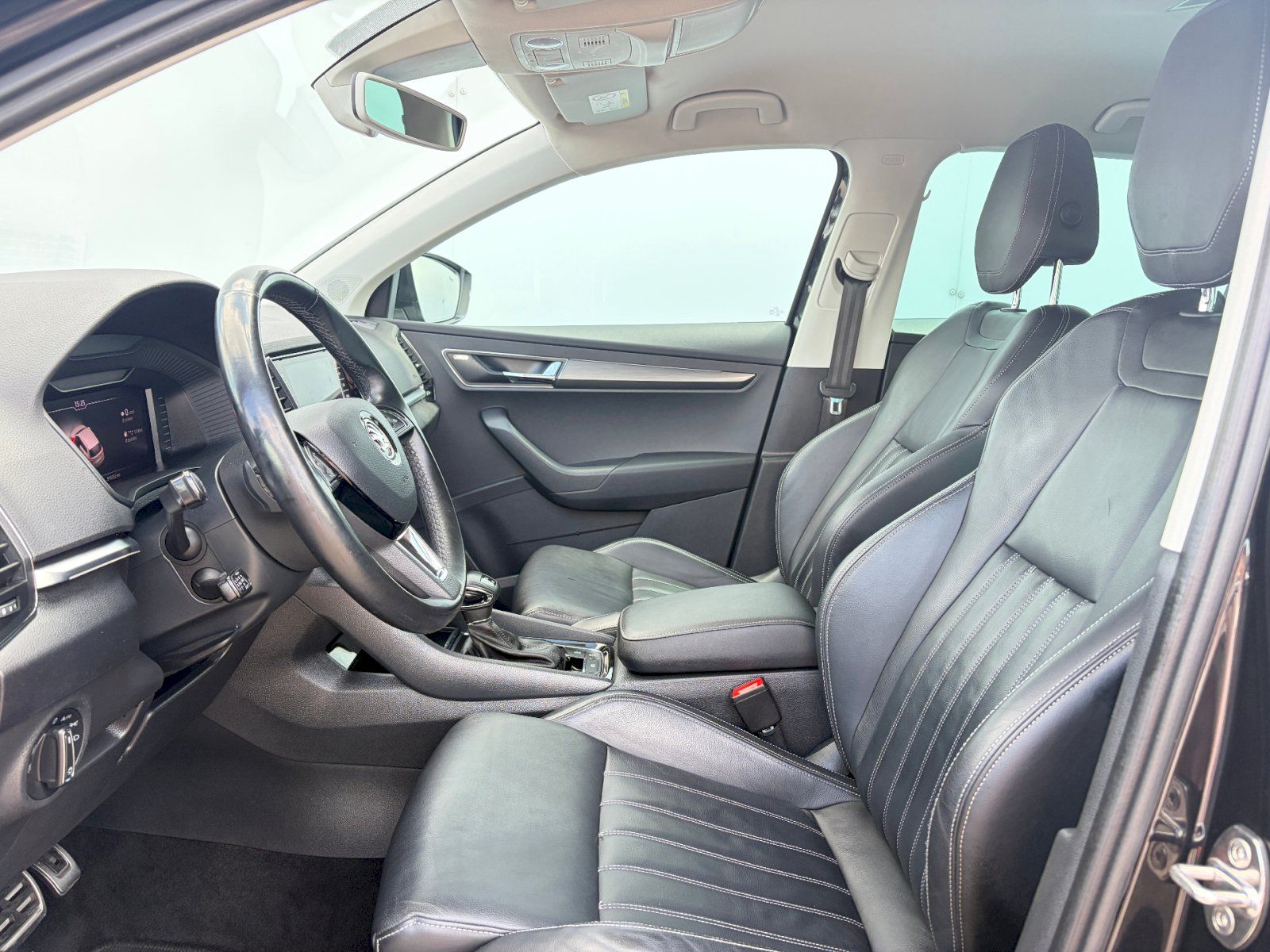 Škoda Karoq, DSG 2.0 TDI /110kW / 4x4 / STY - fotka 6