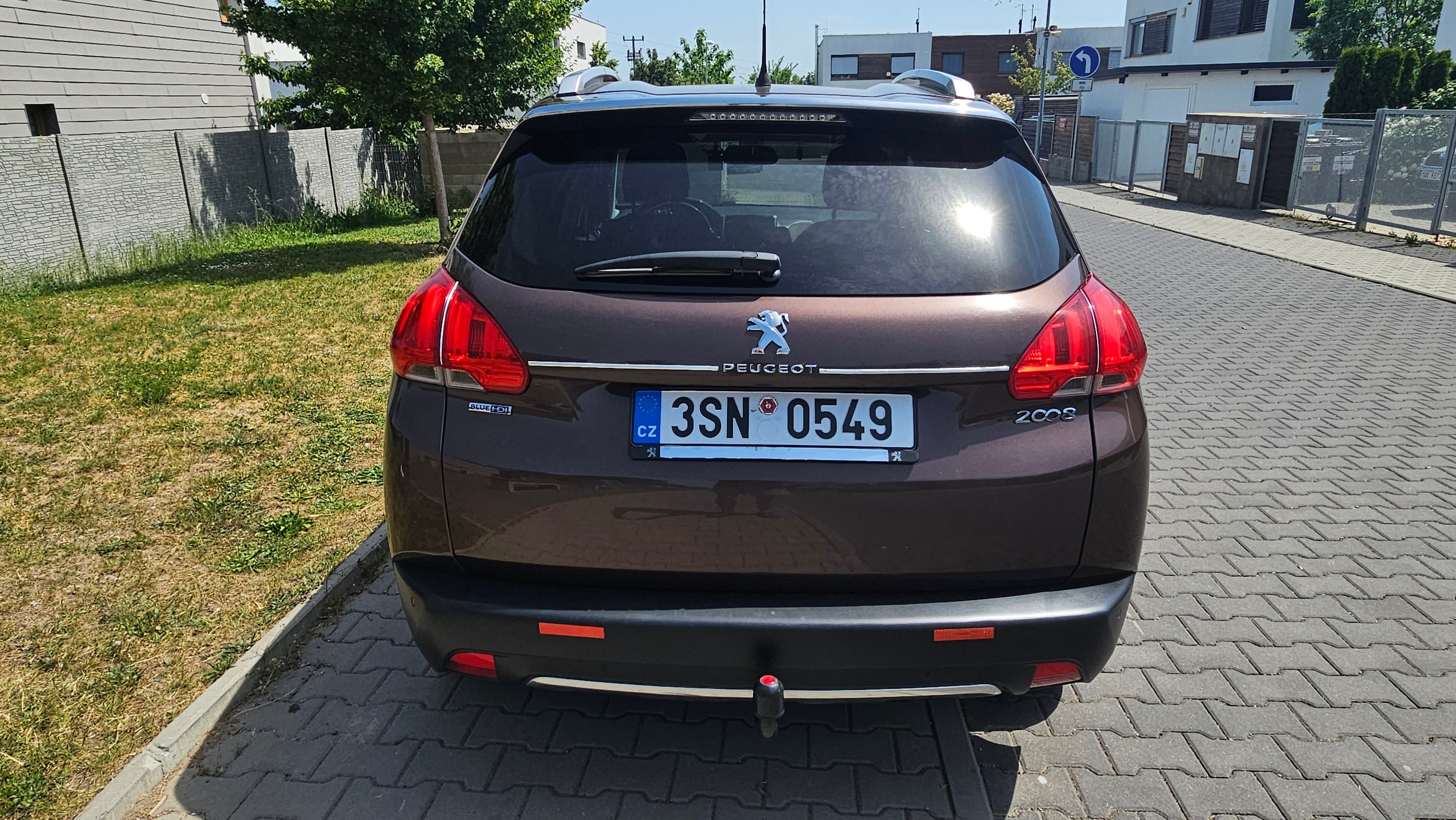 Peugeot 2008, Peugeot 2008 1.6 HDI garážován - fotka 5