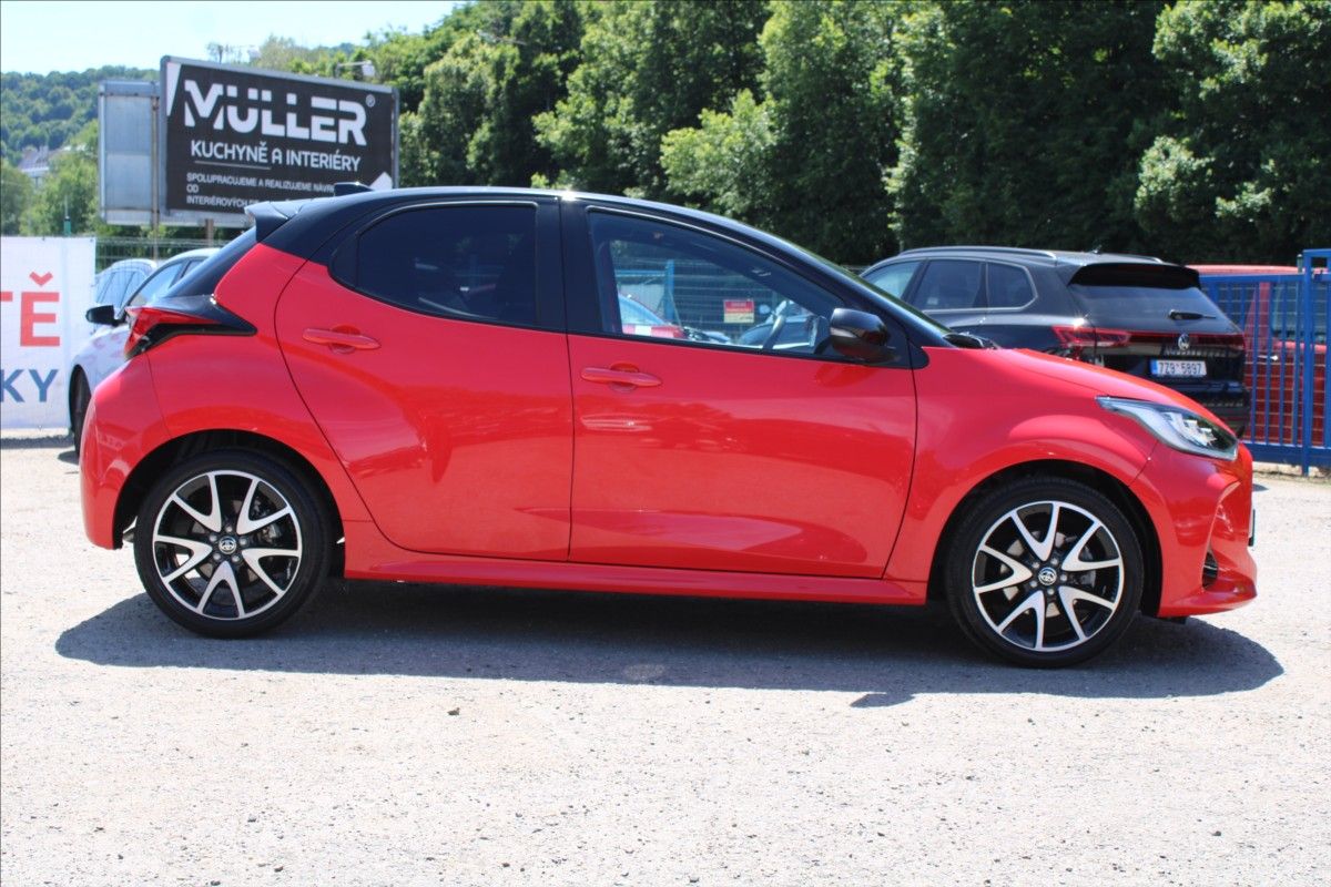 Toyota Yaris, 1,5 HEV  1.MAJ,SELECTION,A/T - fotka 4