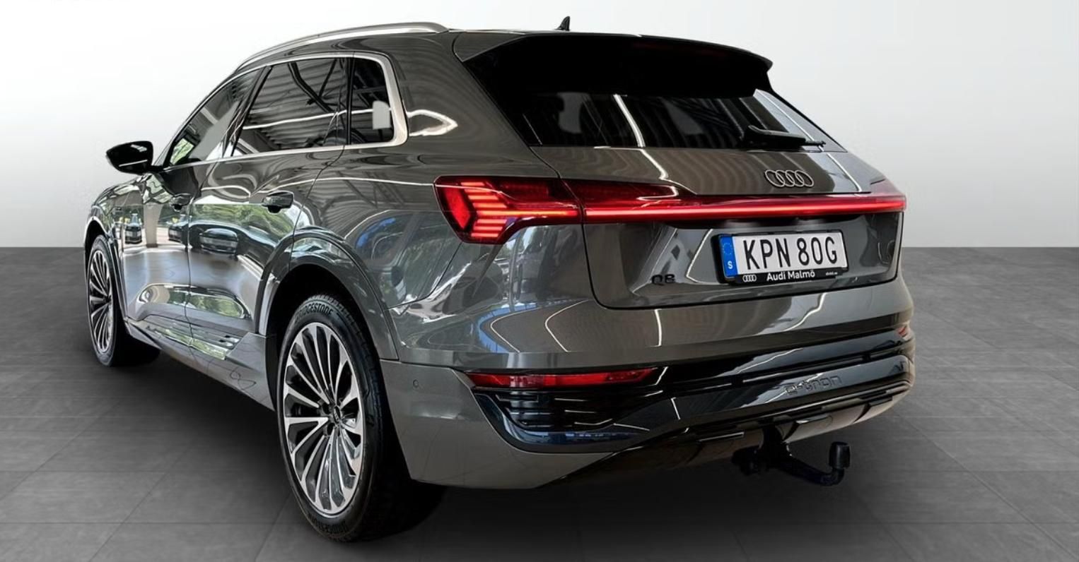 Audi Q8 e-tron, 55 Q 360k Matrix Pano. Taž - fotka 3