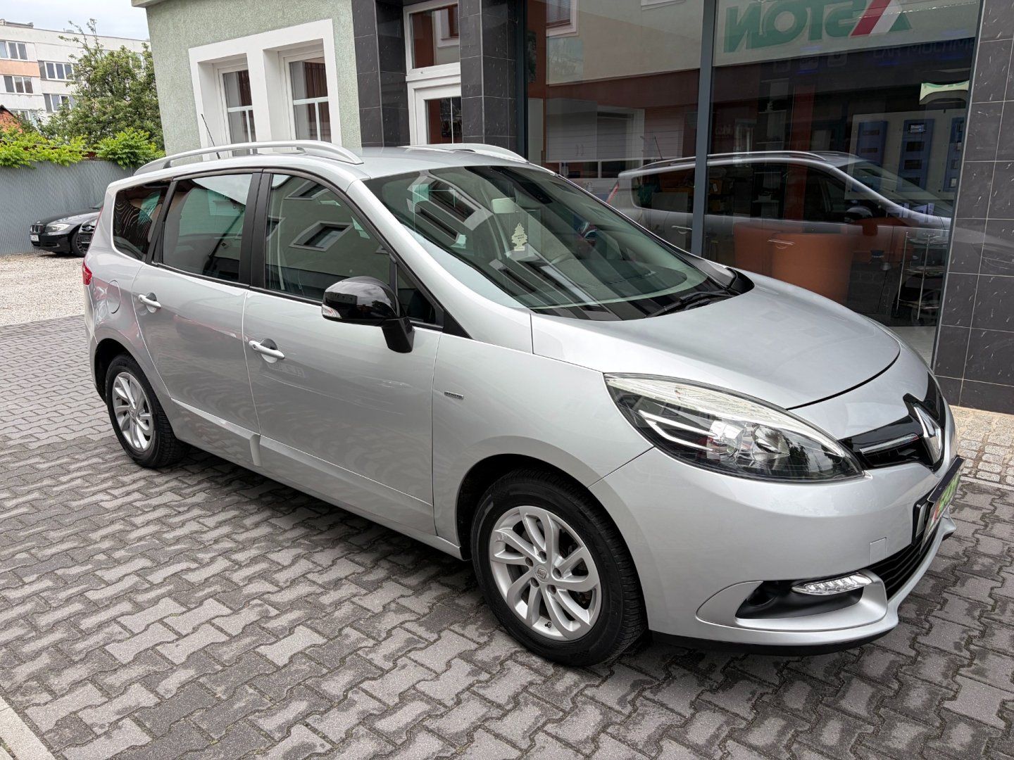 Renault Grand Scénic, 1,5 Dci 81kW, seviska, navi